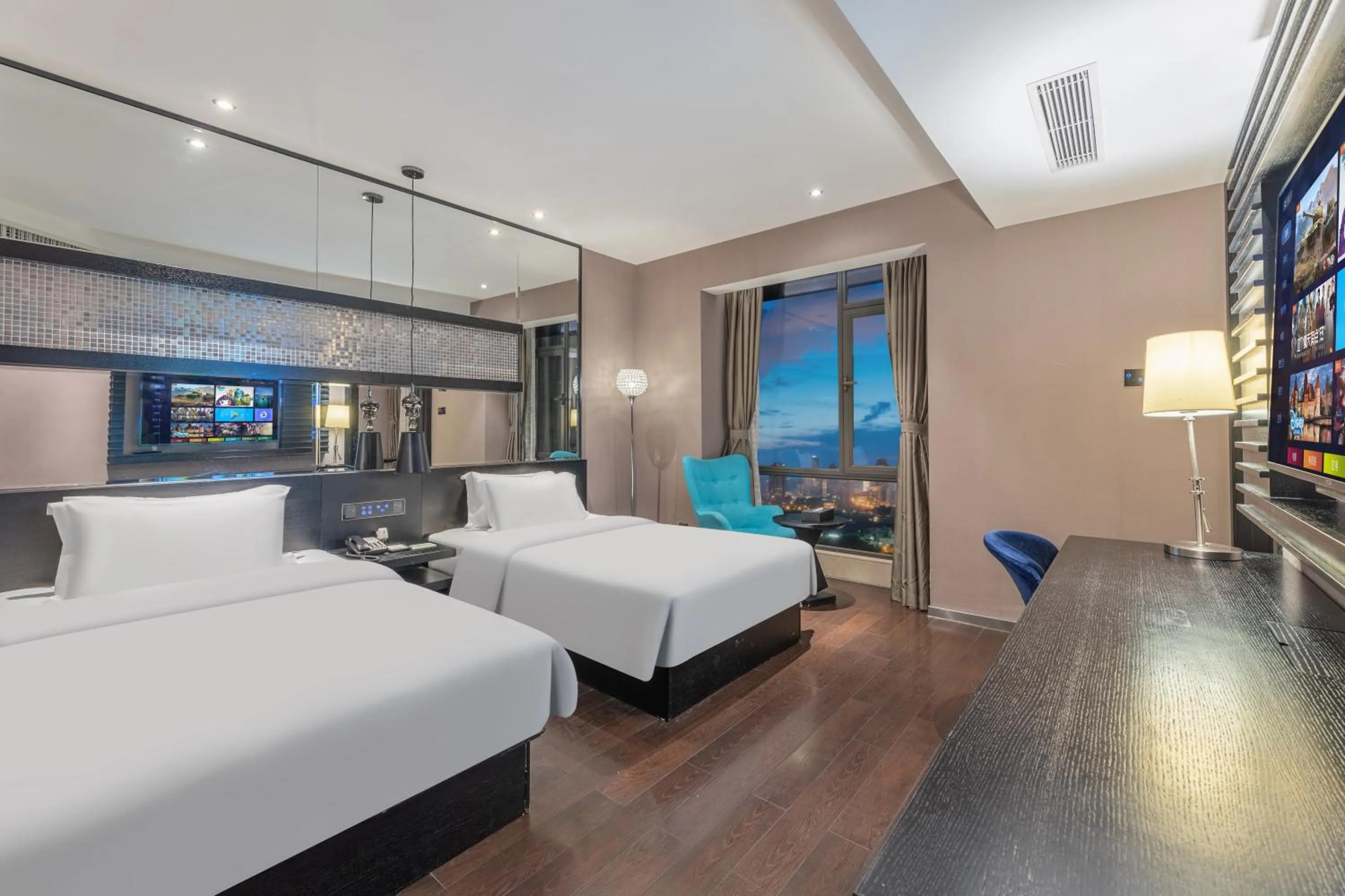 Bed in Guangzhou Baiyun Airport Orange Crystal Hotel