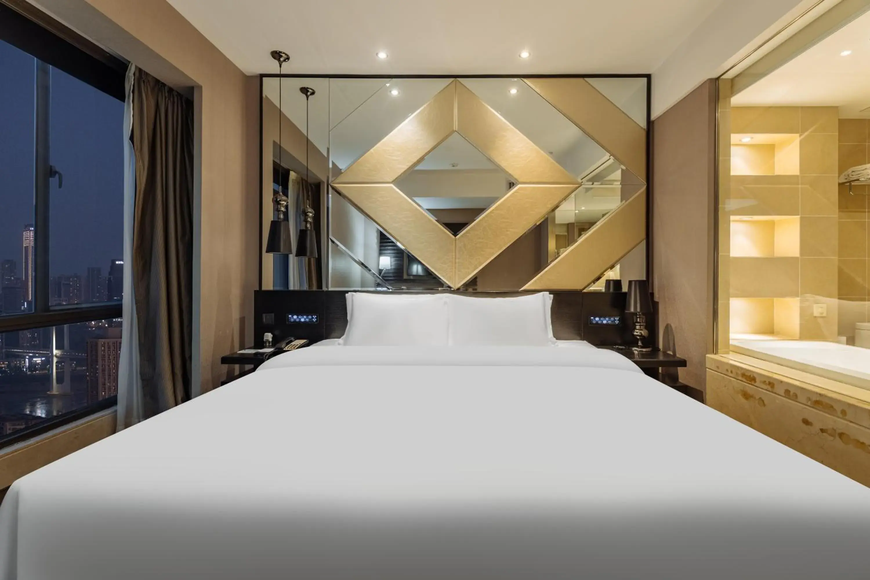 King Room with Spa Bath in Guangzhou Baiyun Airport Orange Crystal Hotel King Room with Spa Bath in Guangzhou Baiyun Airport Orange Crystal Hotel