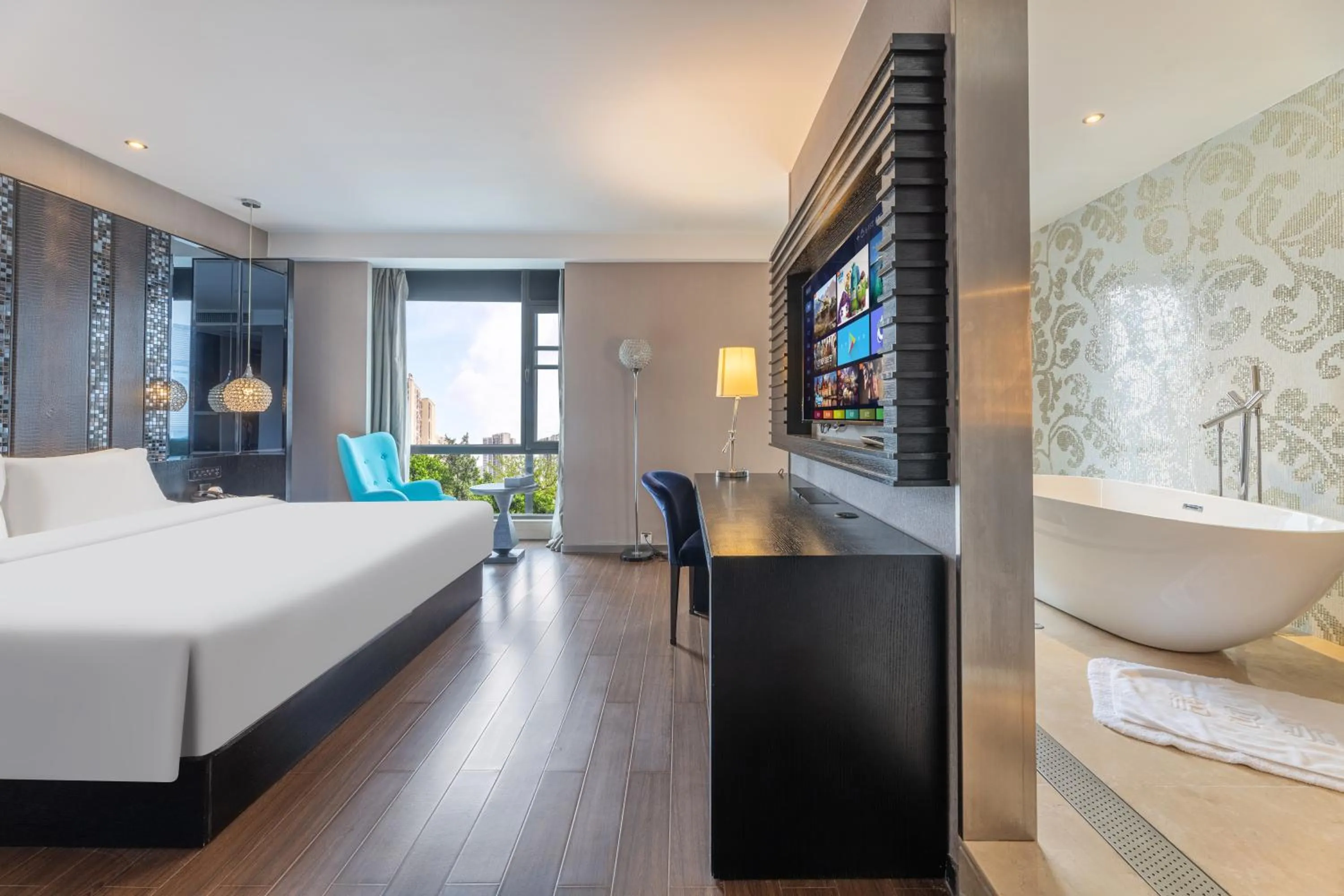 Bedroom, Bed in Guangzhou Baiyun Airport Orange Crystal Hotel