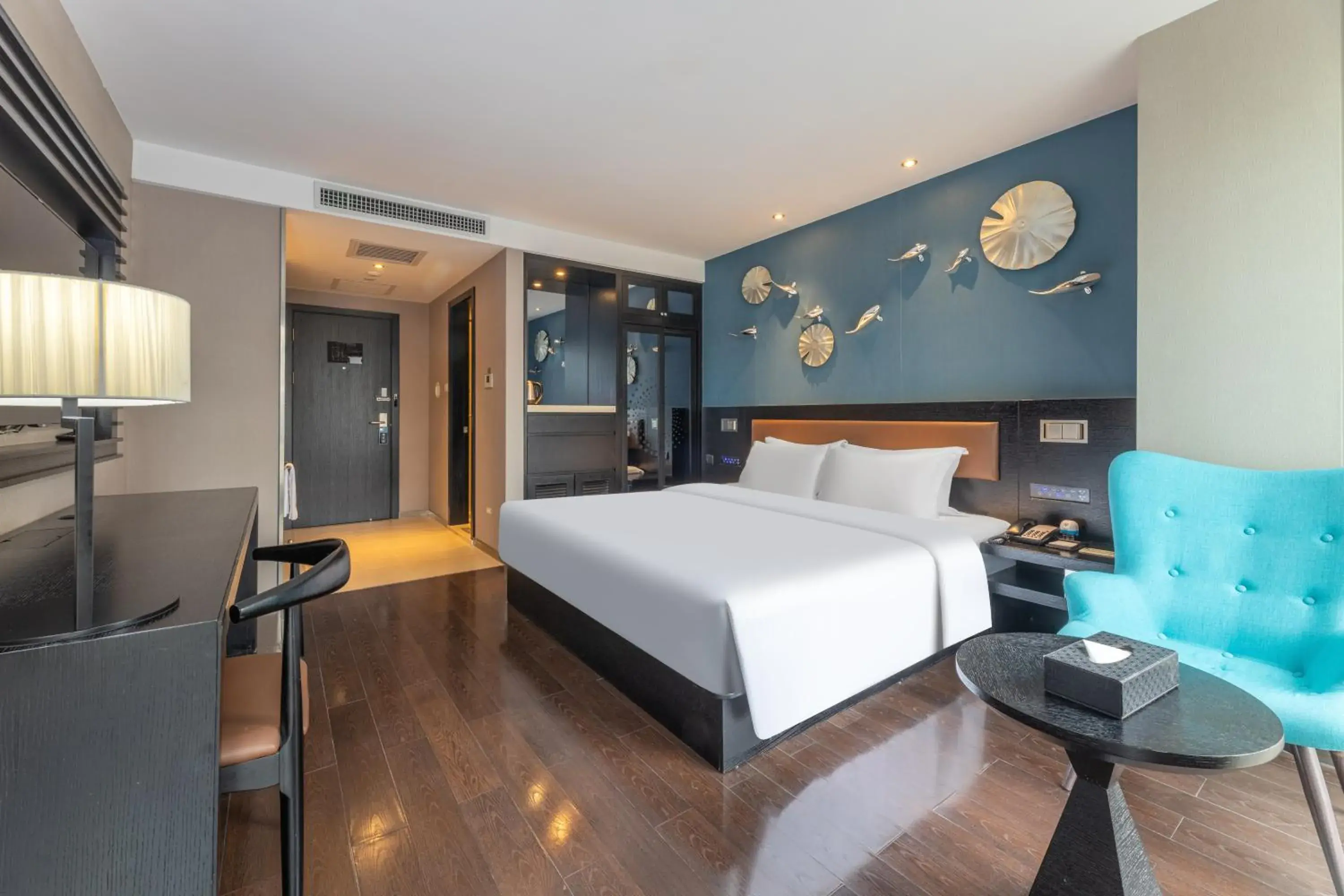 King Room with Spa Bath in Guangzhou Baiyun Airport Orange Crystal Hotel King Room with Spa Bath in Guangzhou Baiyun Airport Orange Crystal Hotel