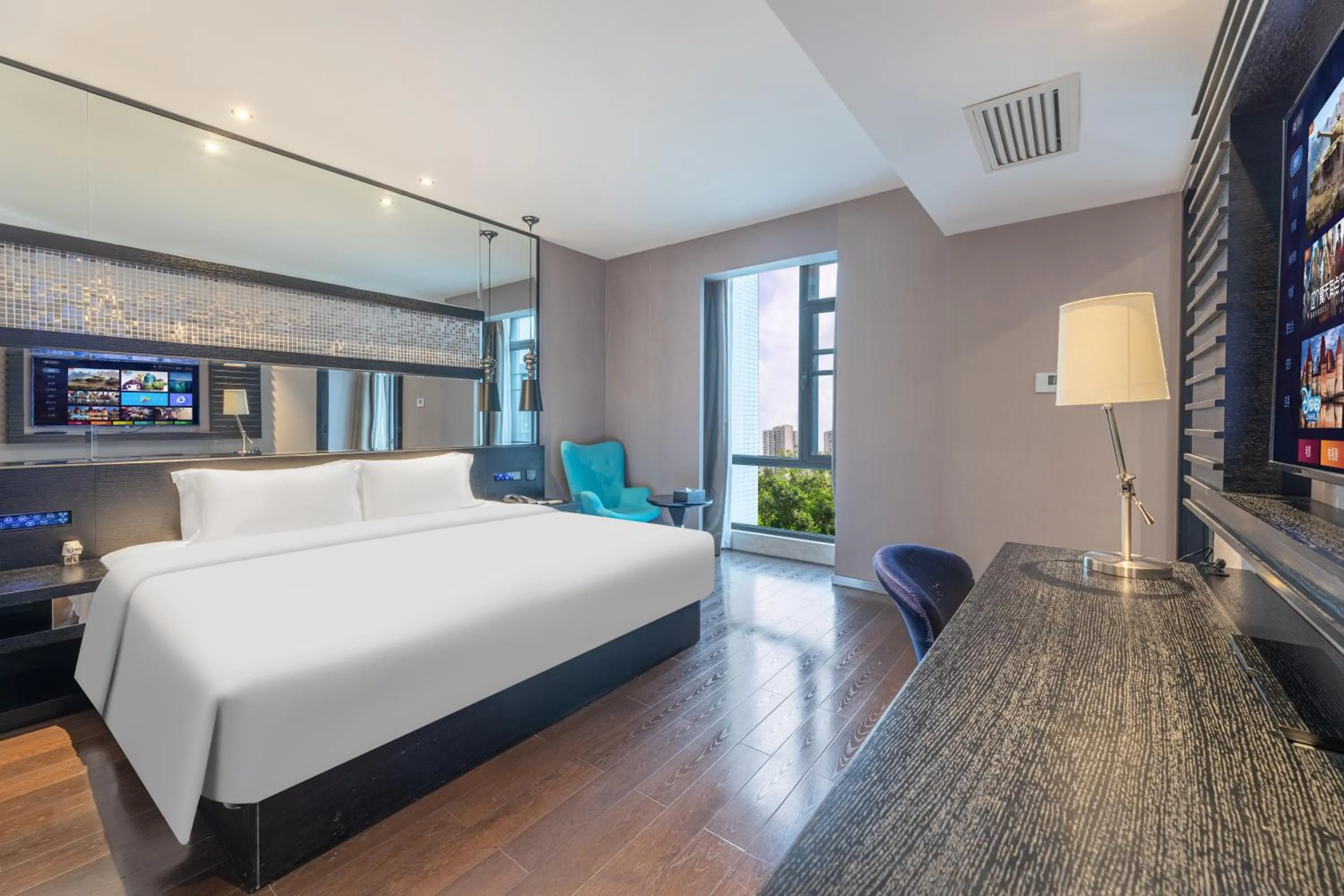 Bedroom, Bed in Guangzhou Baiyun Airport Orange Crystal Hotel