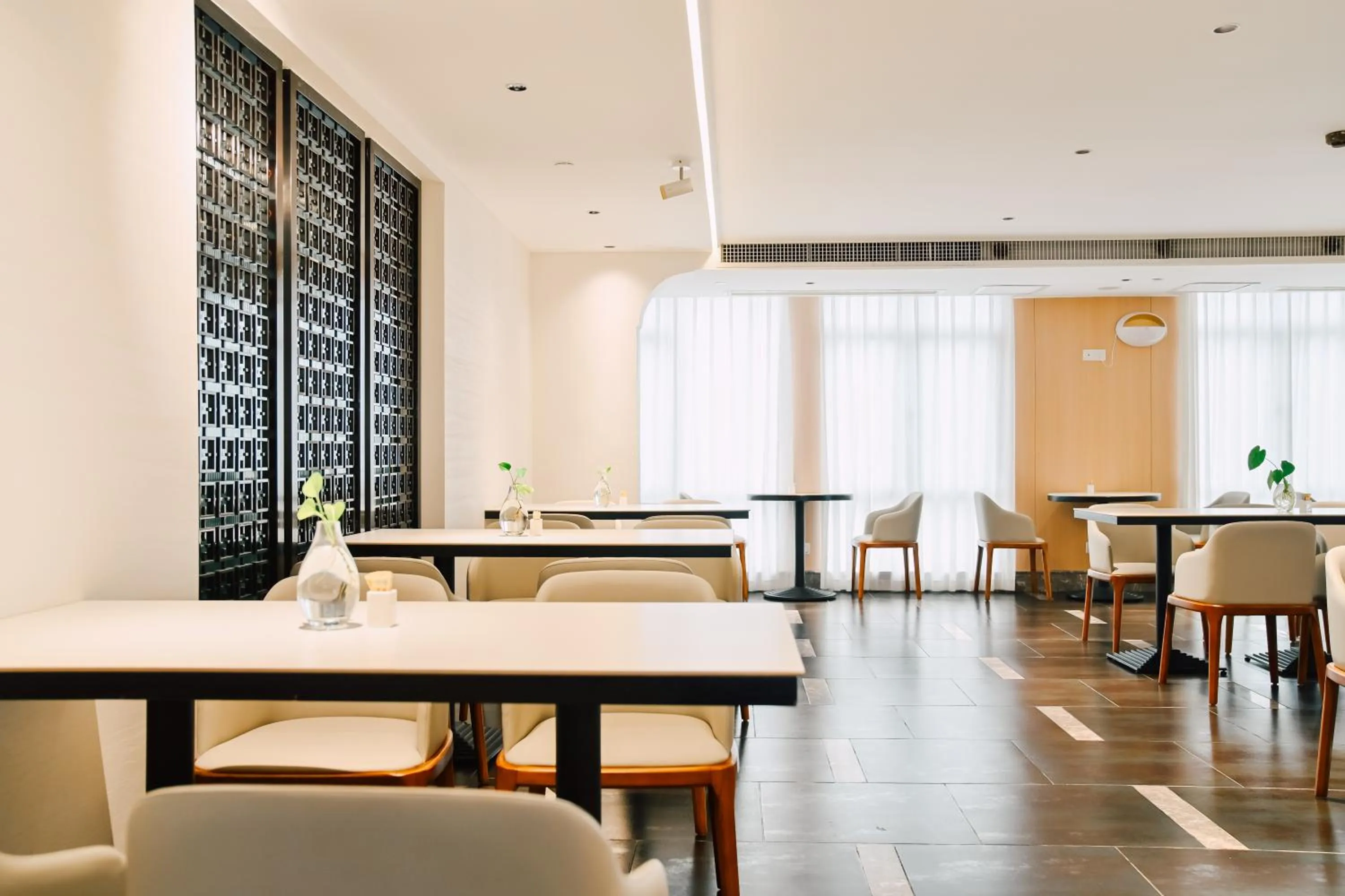 Restaurant/places to eat in Guangzhou Baiyun Airport Orange Crystal Hotel