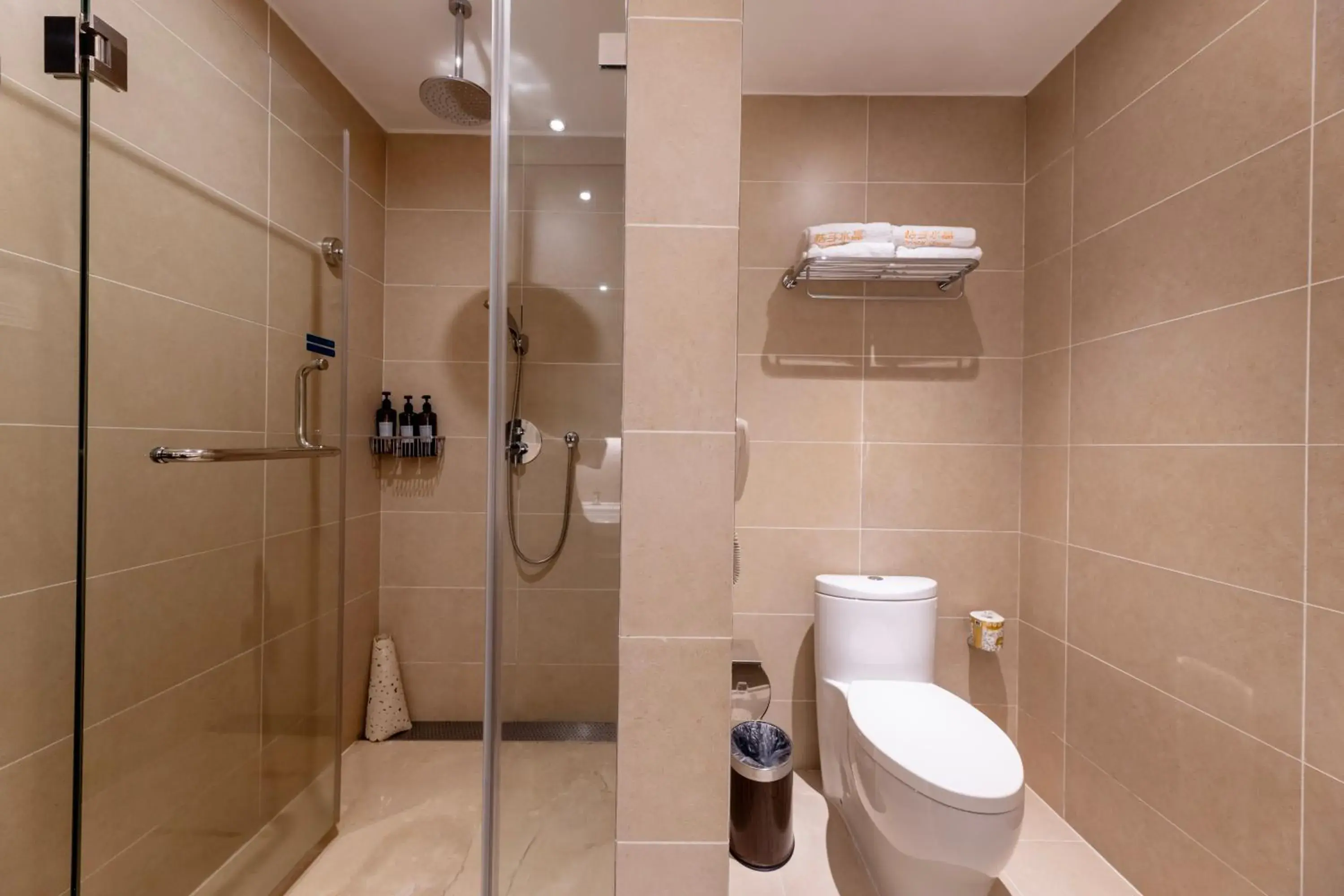 Superior Twin Room in Guangzhou Baiyun Airport Orange Crystal Hotel Superior Twin Room in Guangzhou Baiyun Airport Orange Crystal Hotel