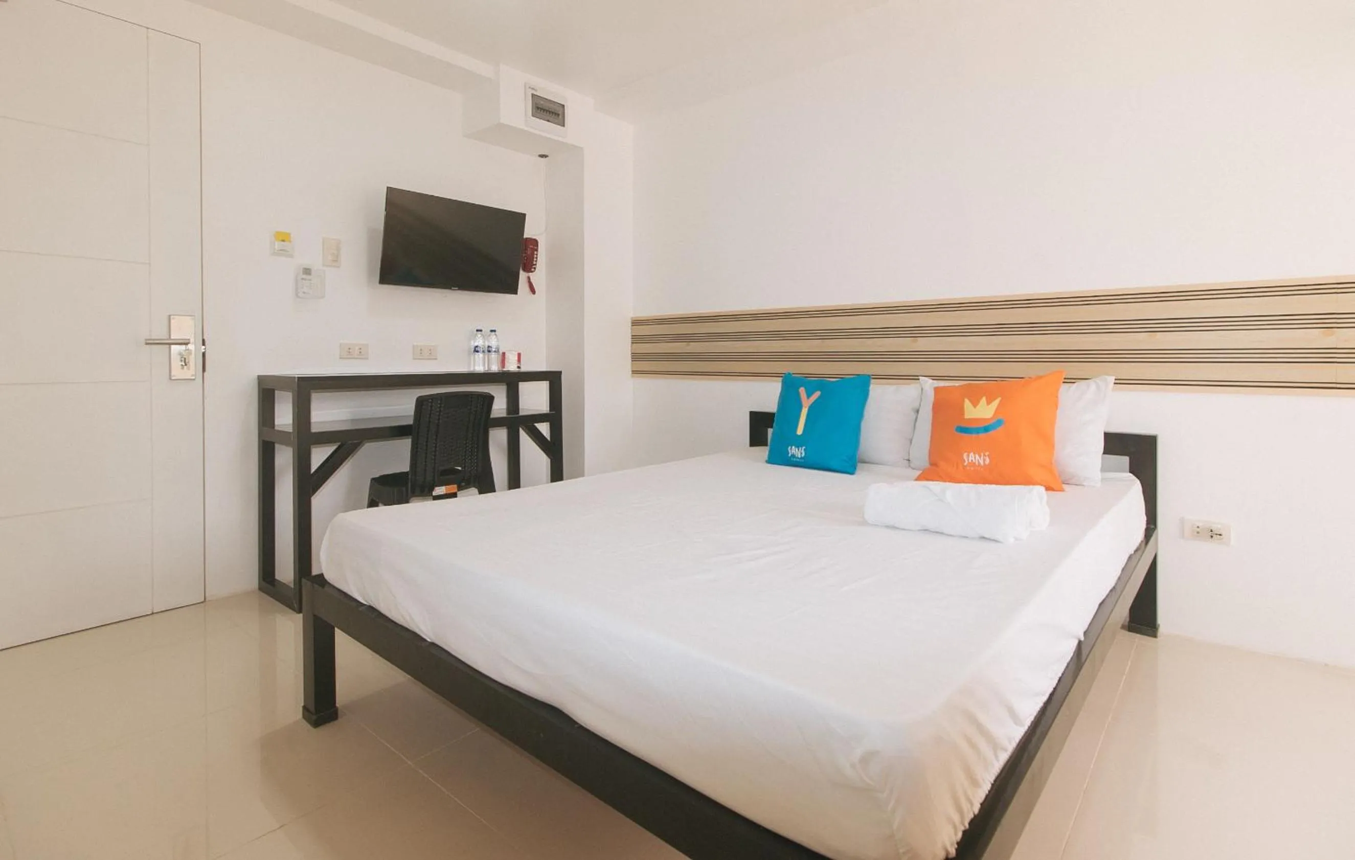 Bed in Sans Hotel near Enchanted Kingdom Santa Rosa Laguna