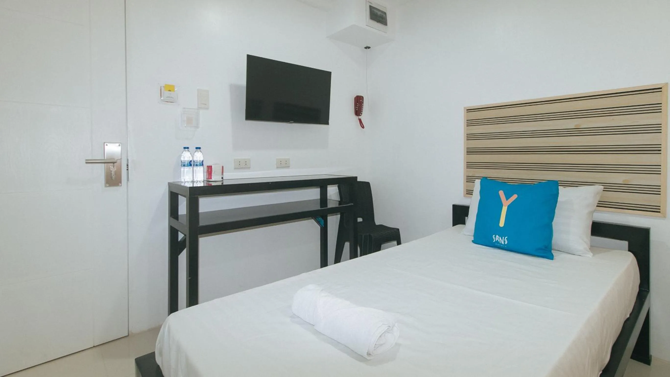 TV and multimedia, Bed in Sans Hotel near Enchanted Kingdom Santa Rosa Laguna