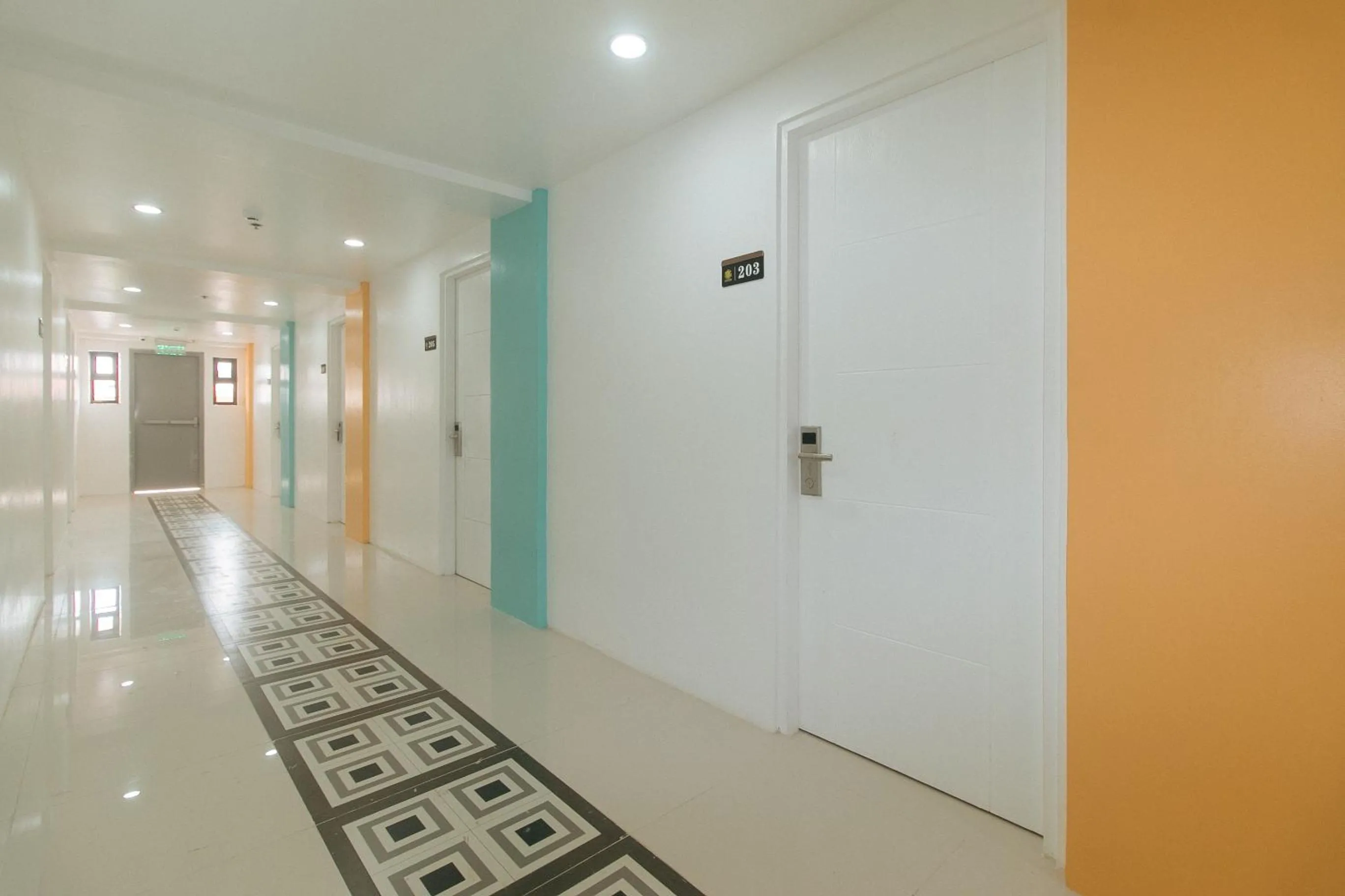 Area and facilities in Sans Hotel near Enchanted Kingdom Santa Rosa Laguna