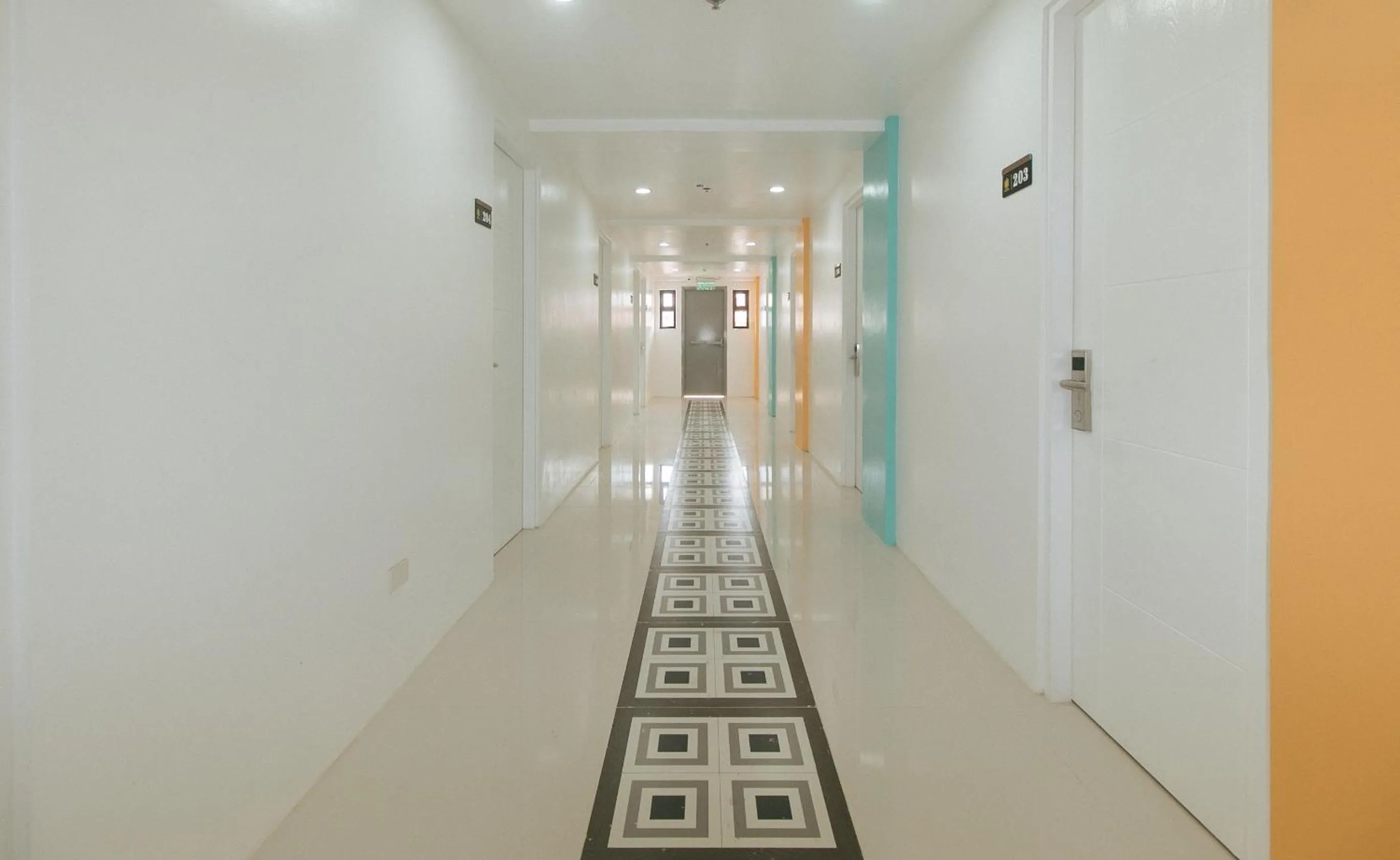 Area and facilities in Sans Hotel near Enchanted Kingdom Santa Rosa Laguna