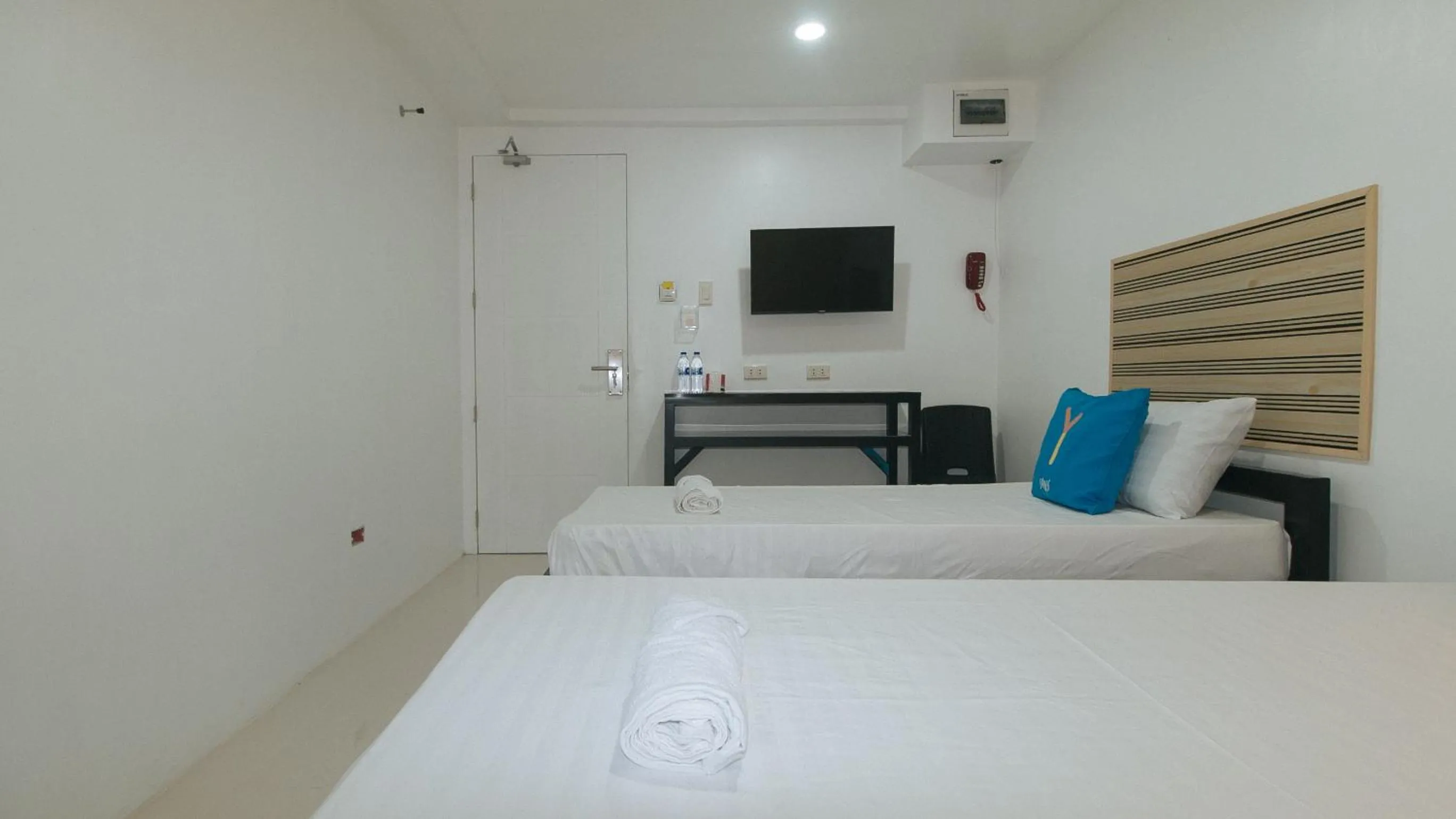 TV and multimedia, Bed in Sans Hotel near Enchanted Kingdom Santa Rosa Laguna