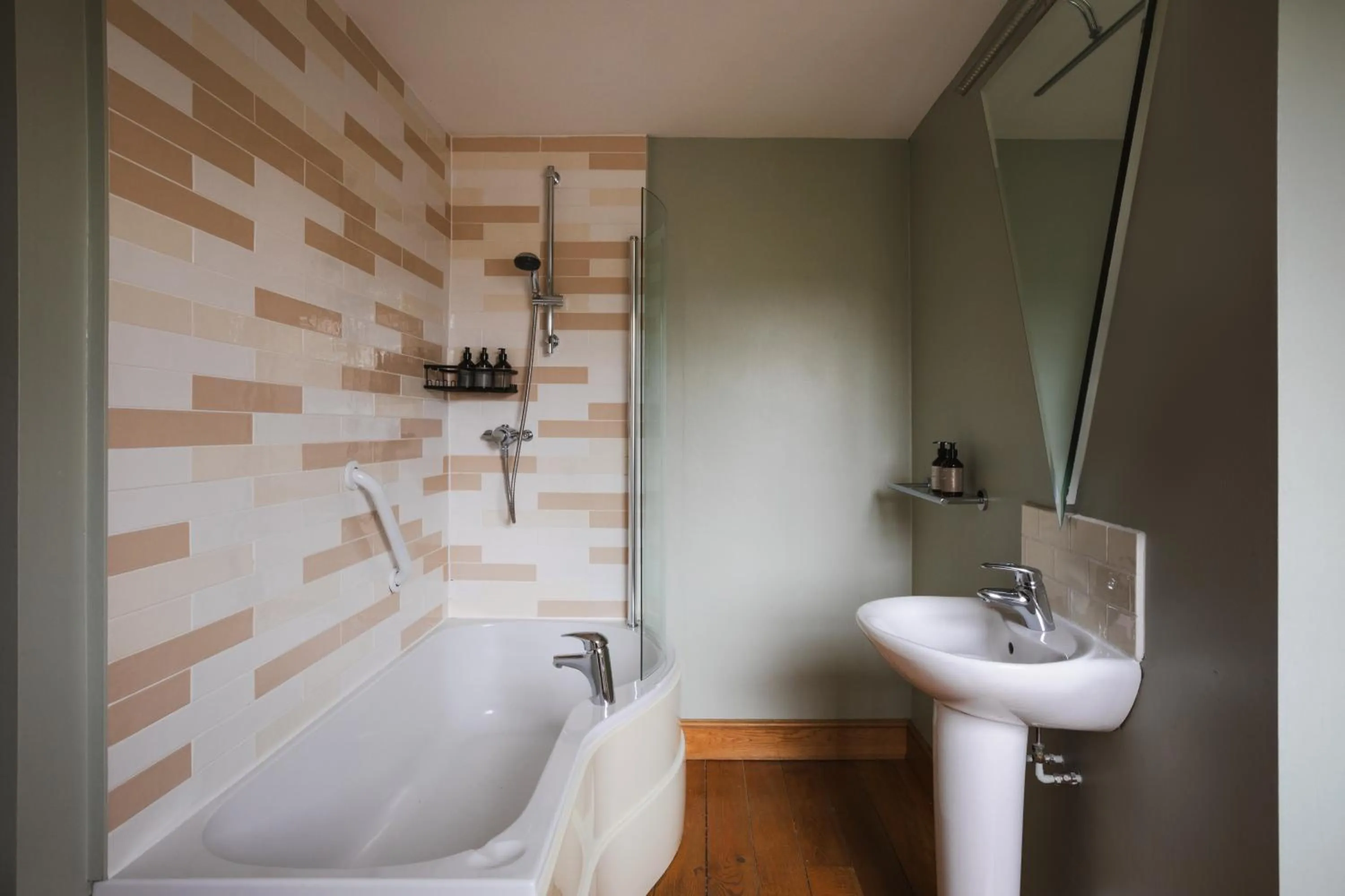 Bathroom in Devonshire Arms at Beeley - Chatsworth