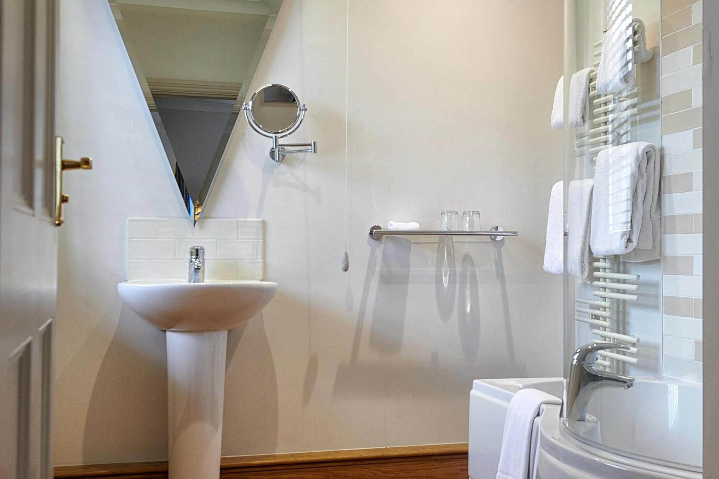 Bathroom in Devonshire Arms at Beeley - Chatsworth