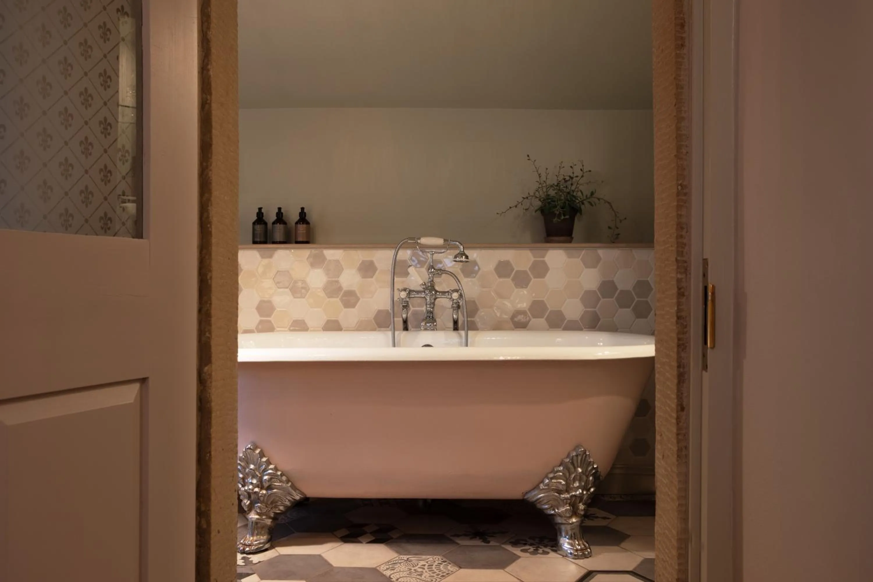 Bath in Devonshire Arms at Beeley - Chatsworth