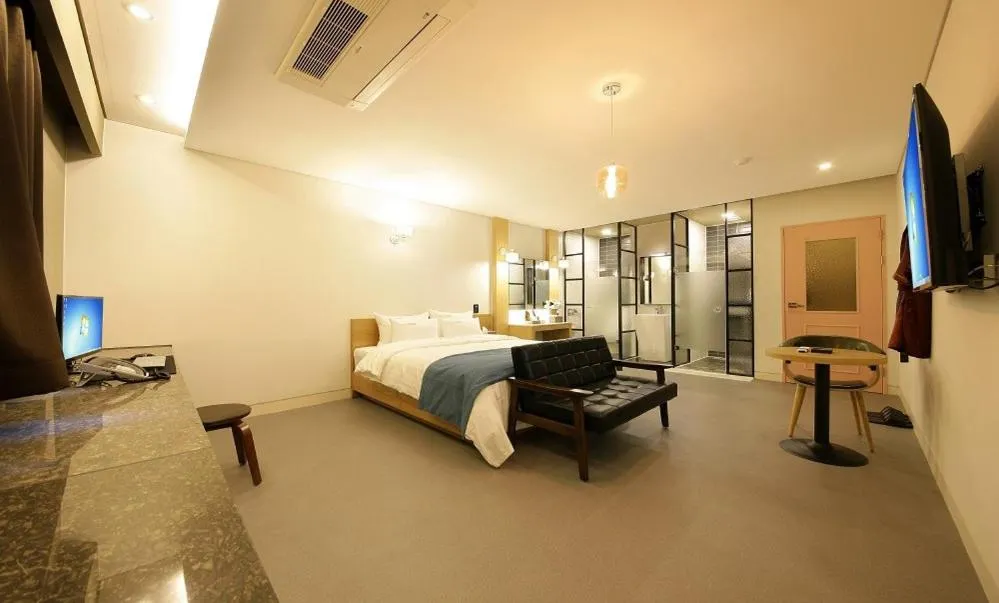 Bed in Jeonju Story Motel