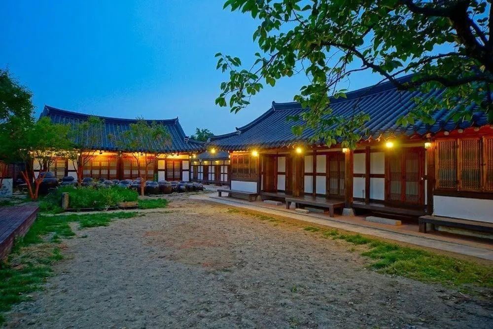 Jeonju Hanok Maeul Dongrakwon Hanok Hotel