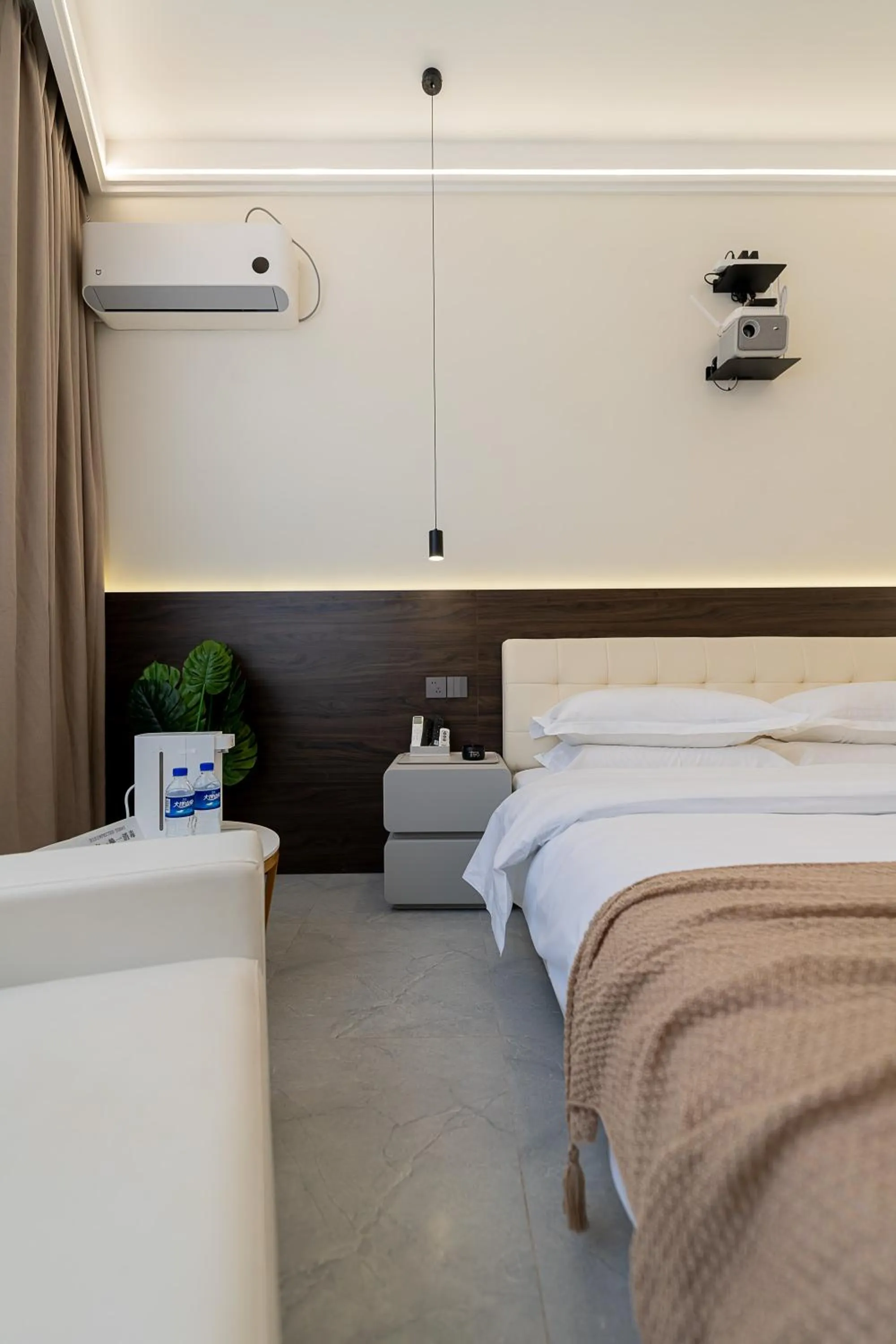 Bed in Wuyi Whispering Maple