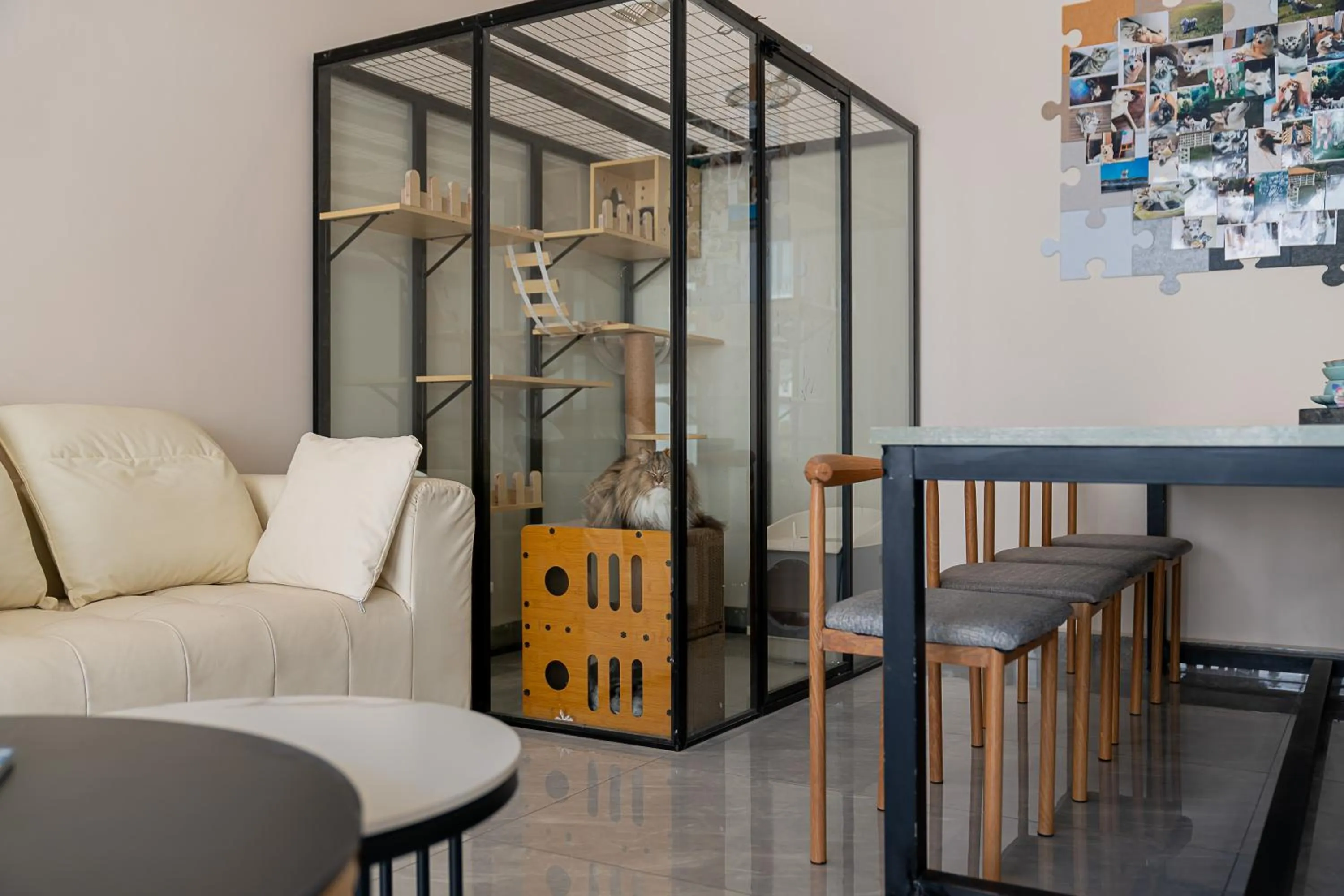 Seating area in Wuyi Whispering Maple