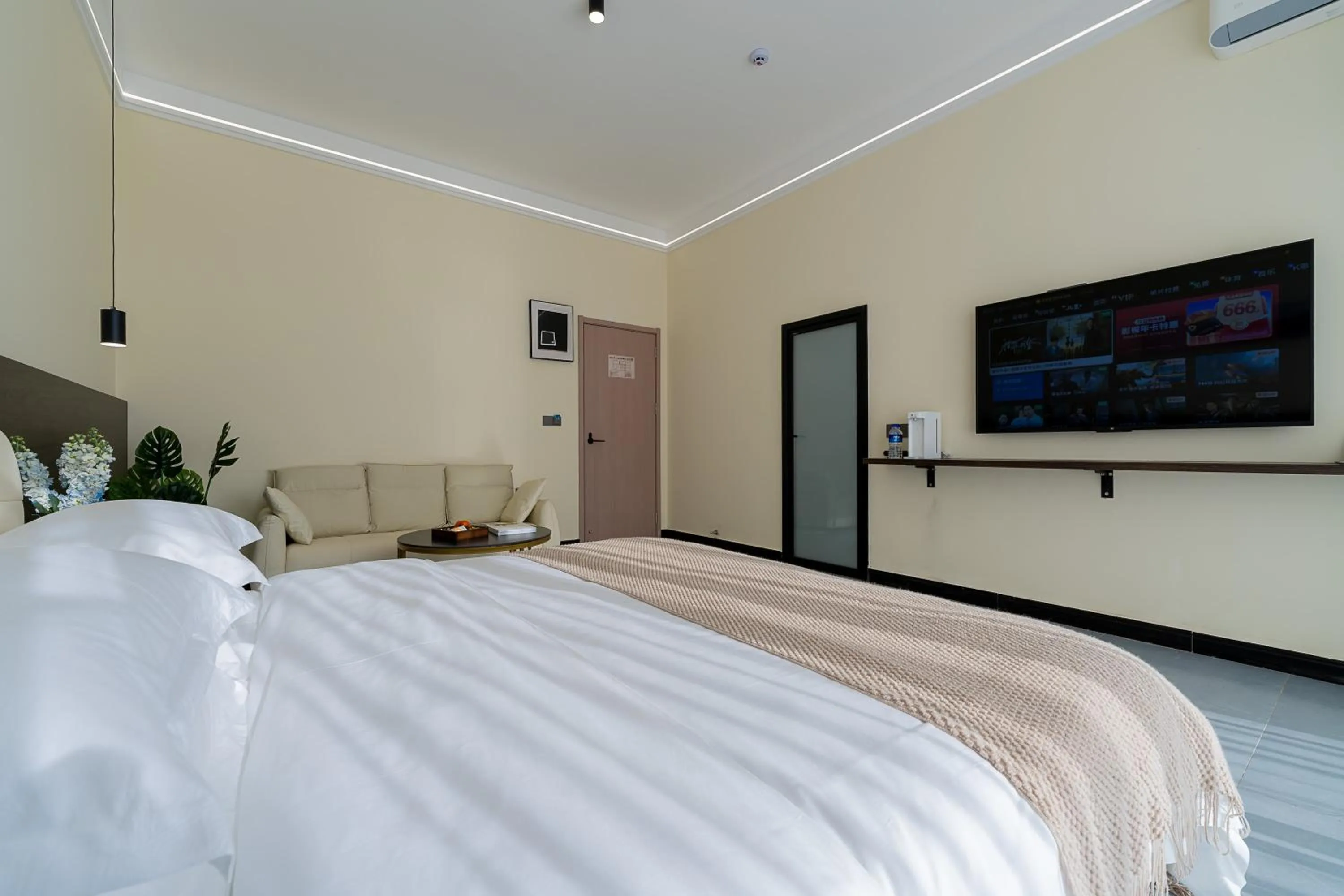 Bed in Wuyi Whispering Maple