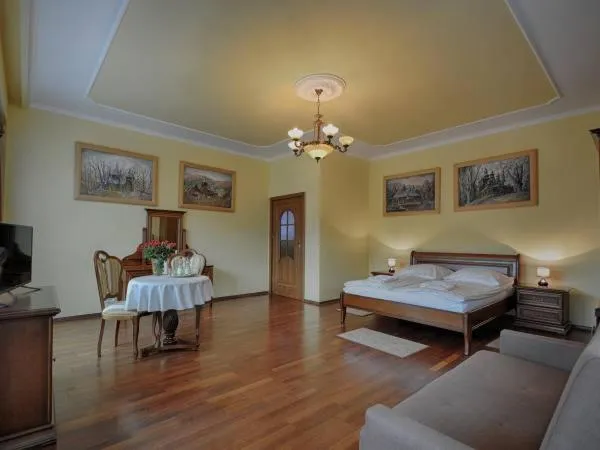 Bed in Victoria Cecchini