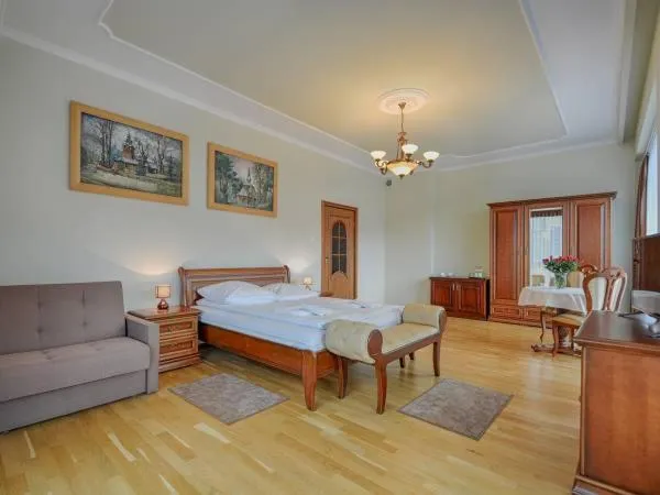 Bed in Victoria Cecchini