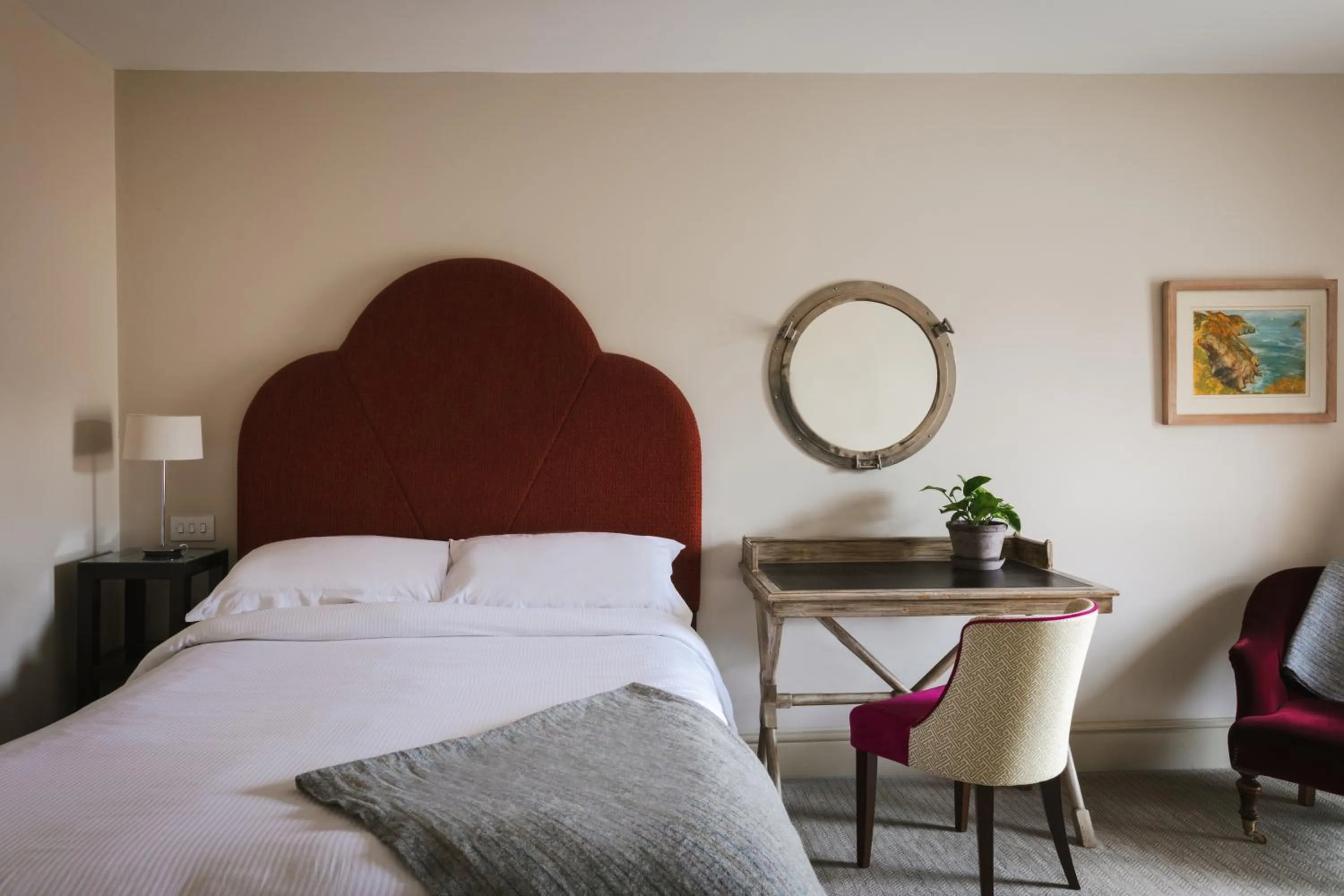 Bedroom, Bed in The Pilsley Inn - Chatsworth