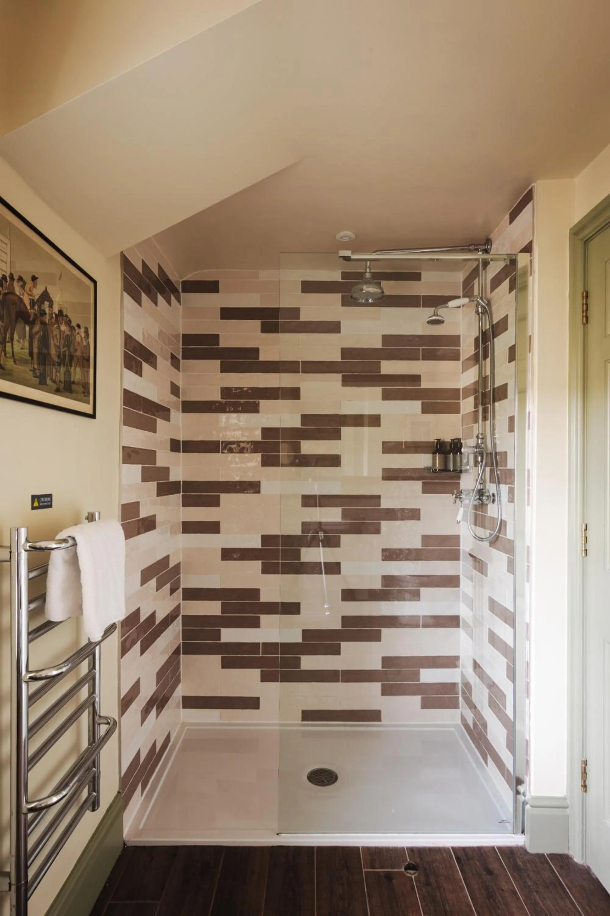 Shower in The Pilsley Inn - Chatsworth