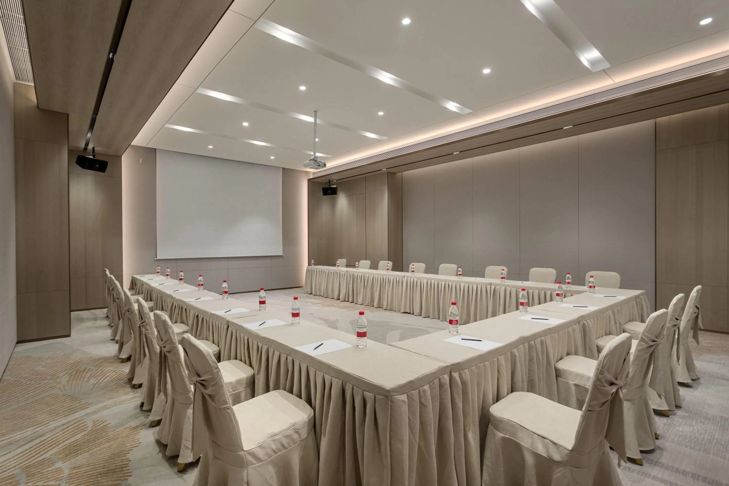 Meeting/conference room in Ramada by Wyndham Foshan Danzao