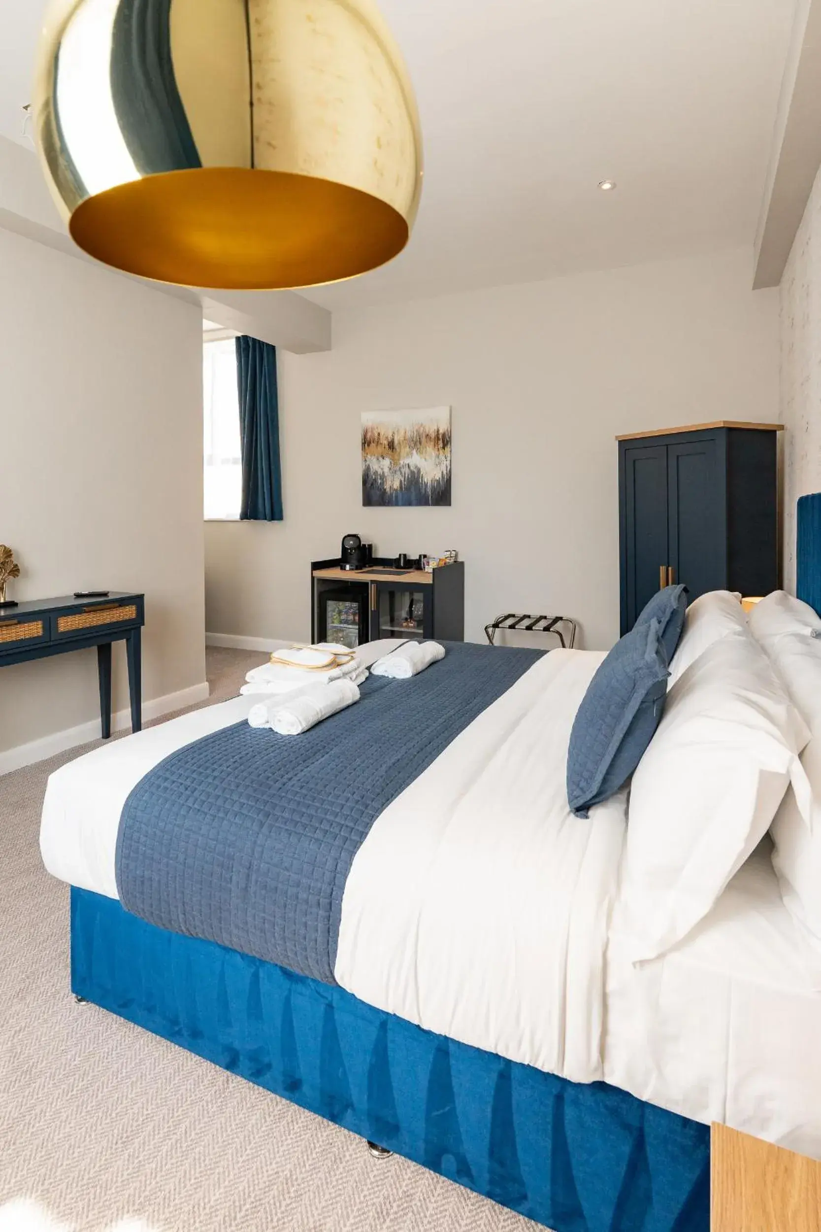 Bed in Above Hotels Bed in Above Hotels