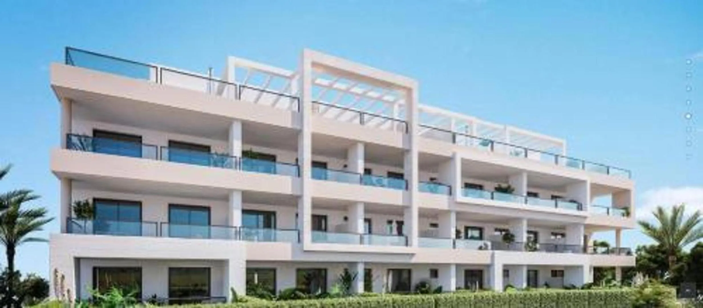 6 Guests - 3 Bedrooms - Private Garden - Pool