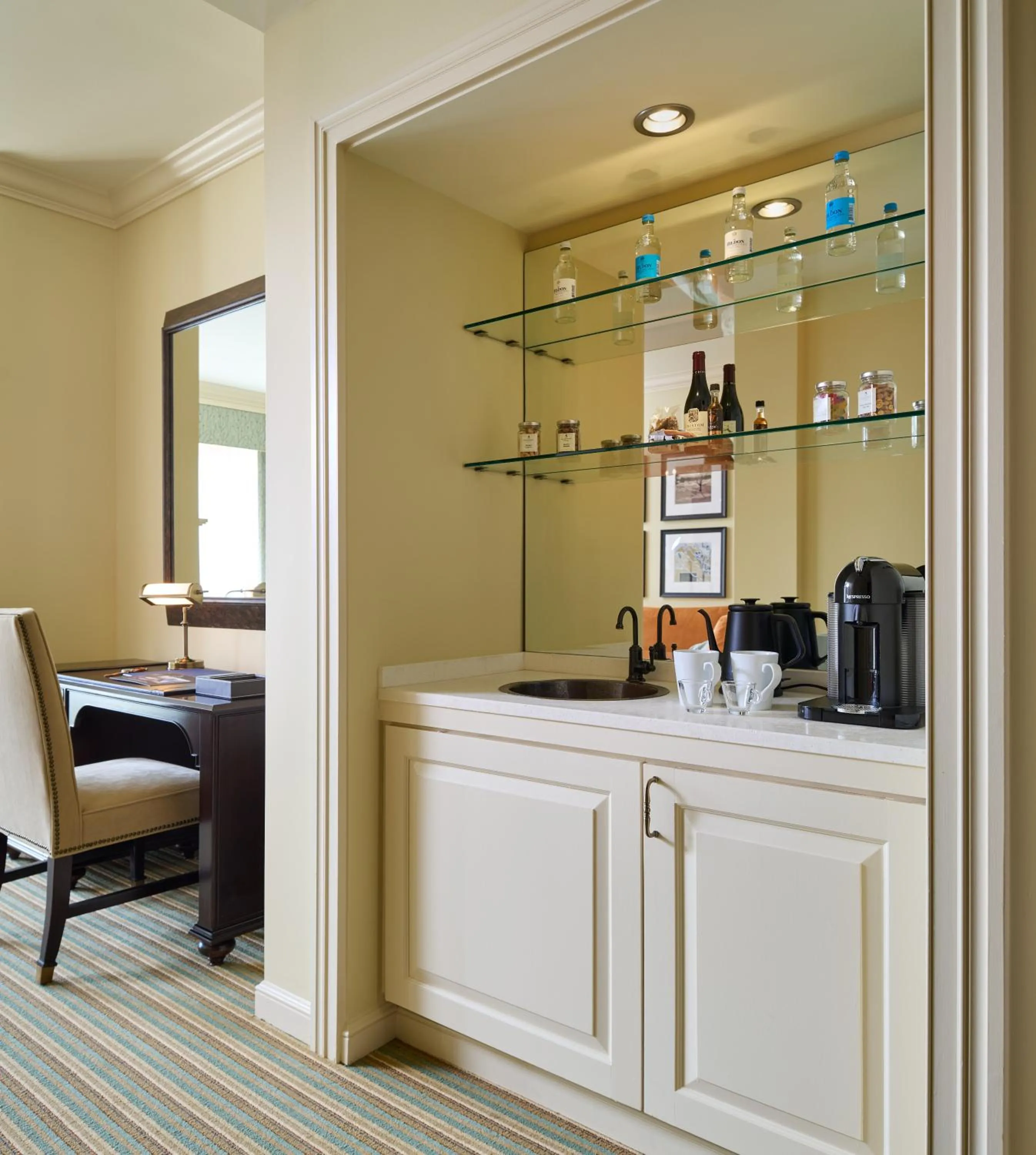 Coffee/tea facilities in Salamander Resort and Spa