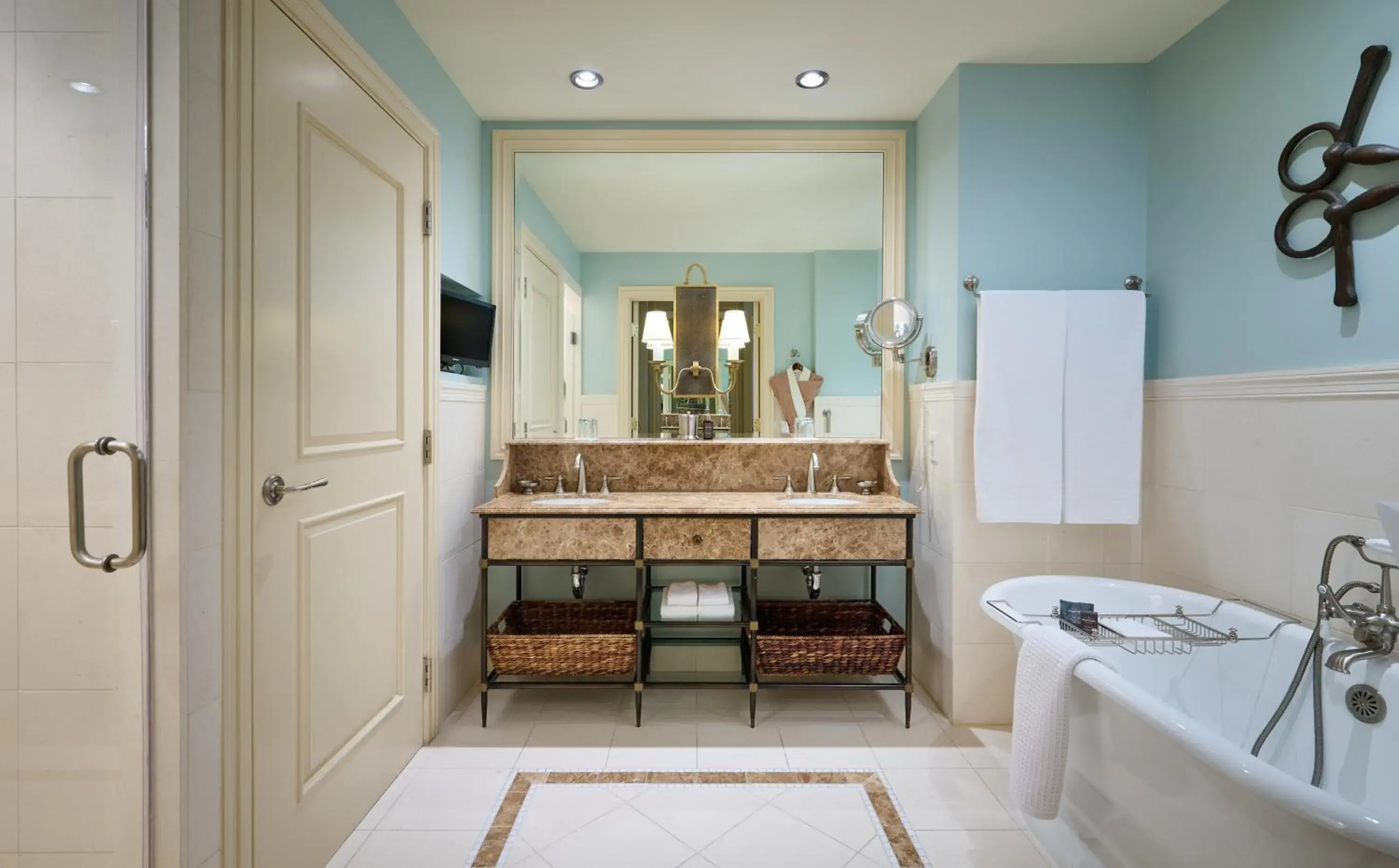 Estate King Guest Room in Salamander Resort and Spa Estate King Guest Room in Salamander Resort and Spa