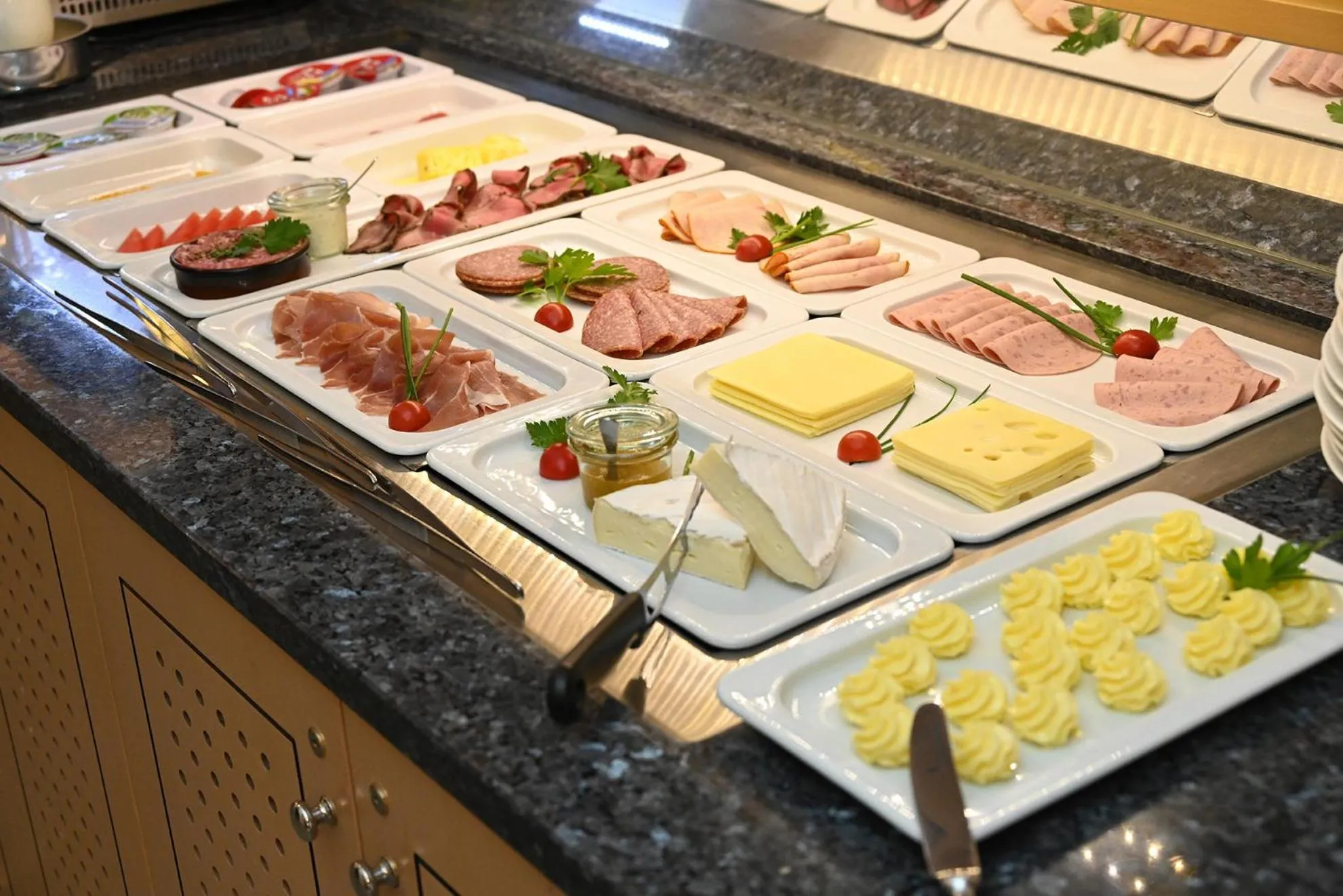 Buffet breakfast in Hotel-Restaurant Öhlers