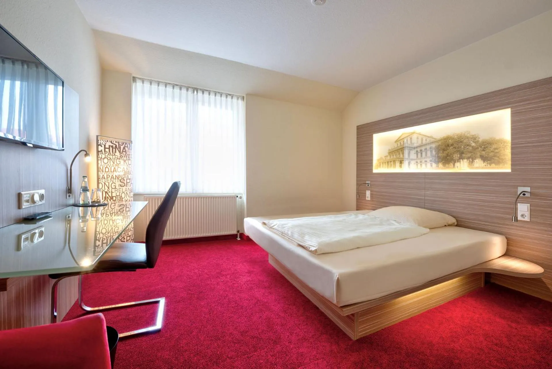 Photo of the whole room, Bed in Hotel-Restaurant Öhlers