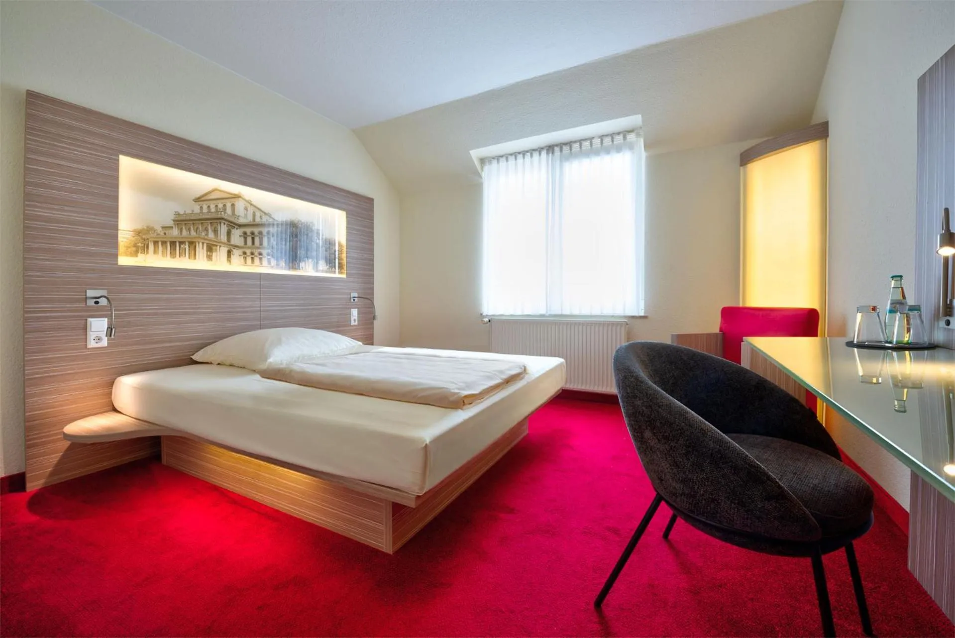 Photo of the whole room, Bed in Hotel-Restaurant Öhlers