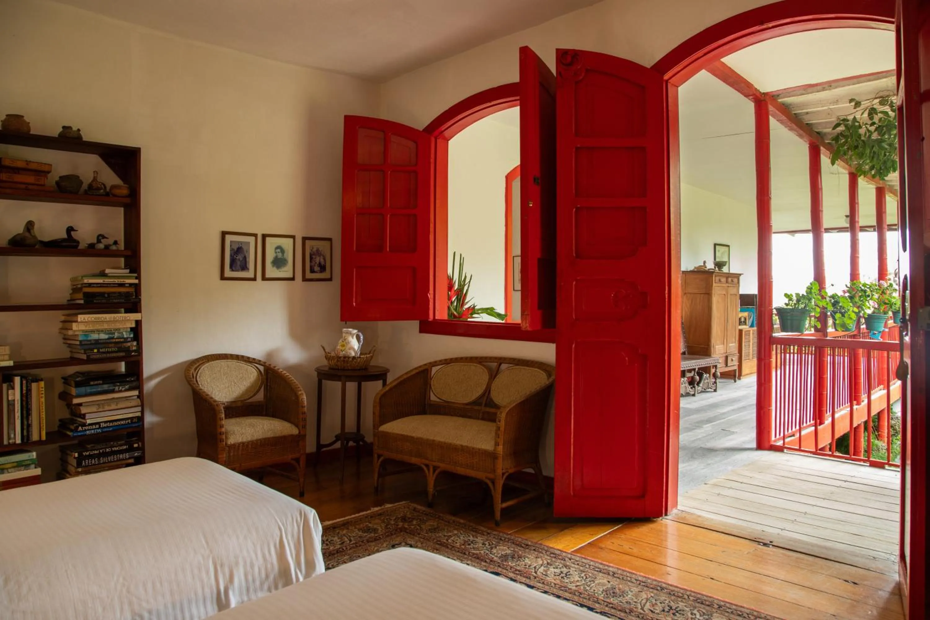 Bed in Hacienda Venecia Coffee Farm Hotel