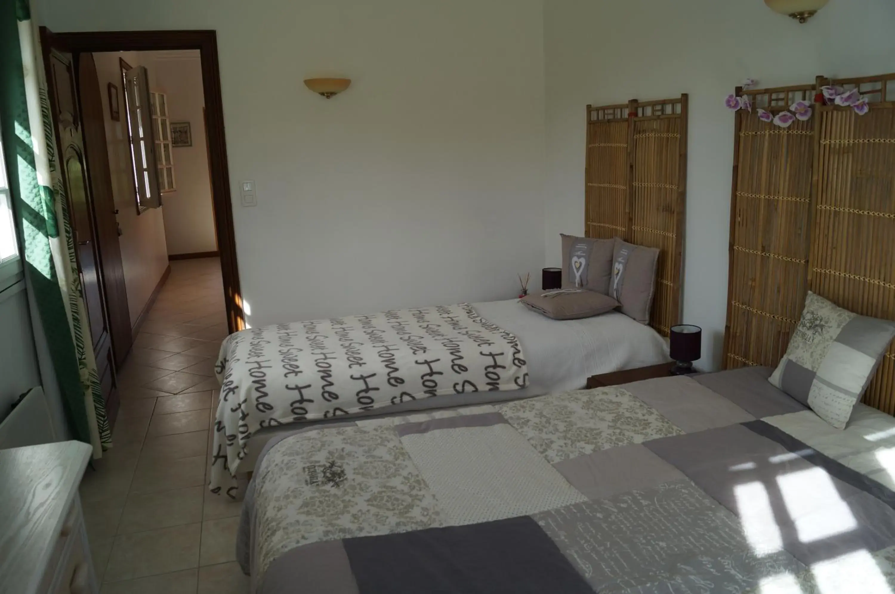 Double Room with Extra Bed in Le Relais De Dalibray Double Room with Extra Bed in Le Relais De Dalibray