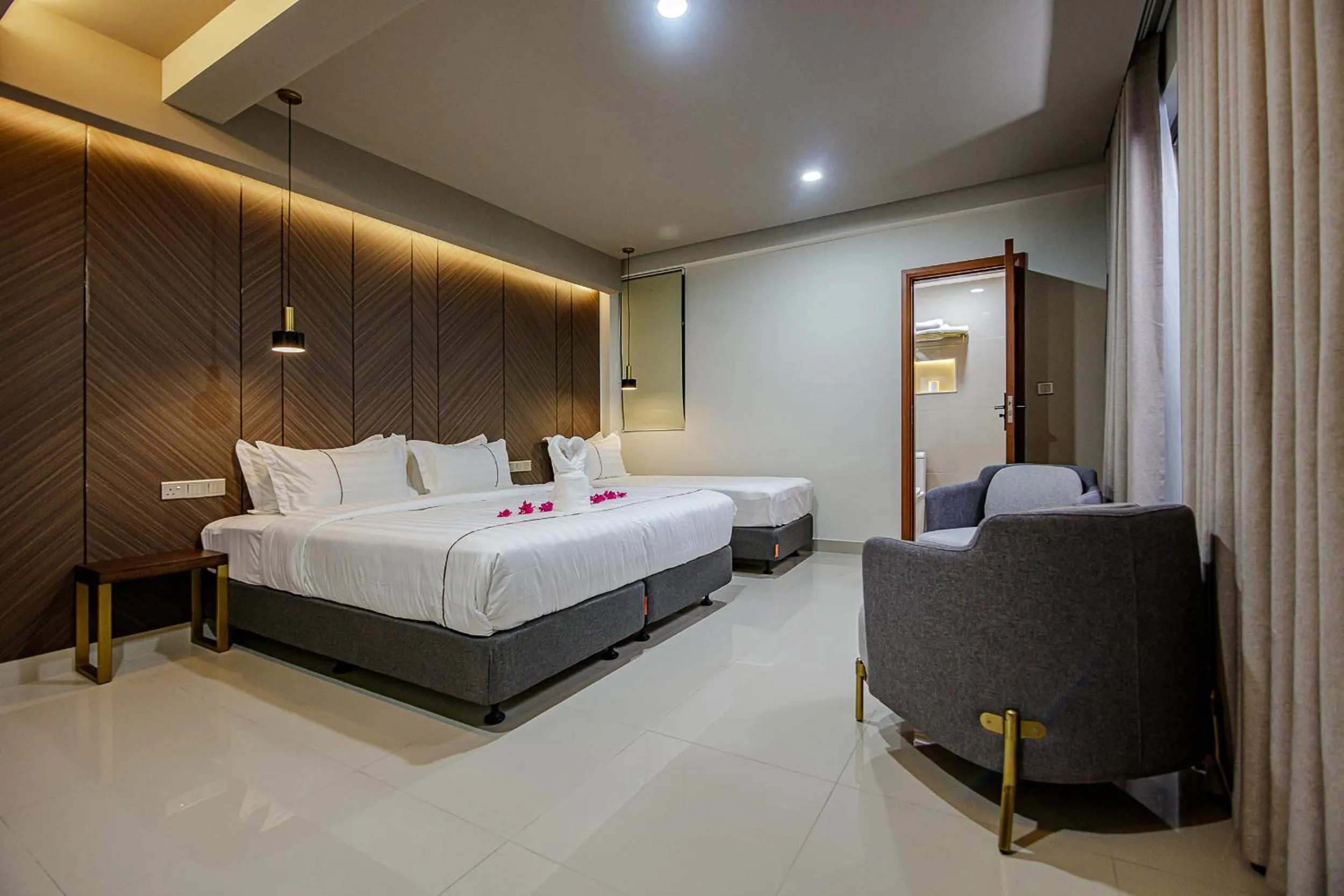 Bedroom, Bed in Royal Villa Fulidhoo