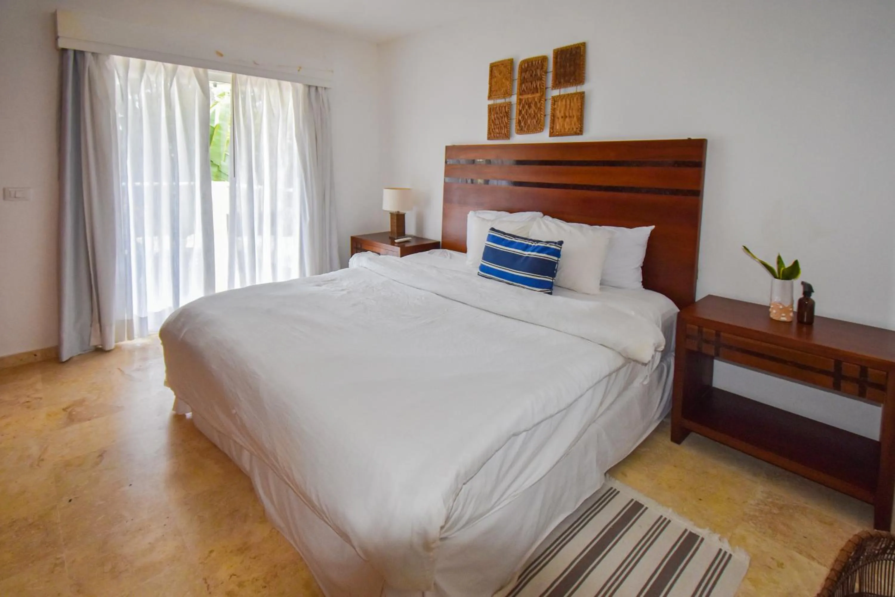 Bedroom, Bed in Coson Bay