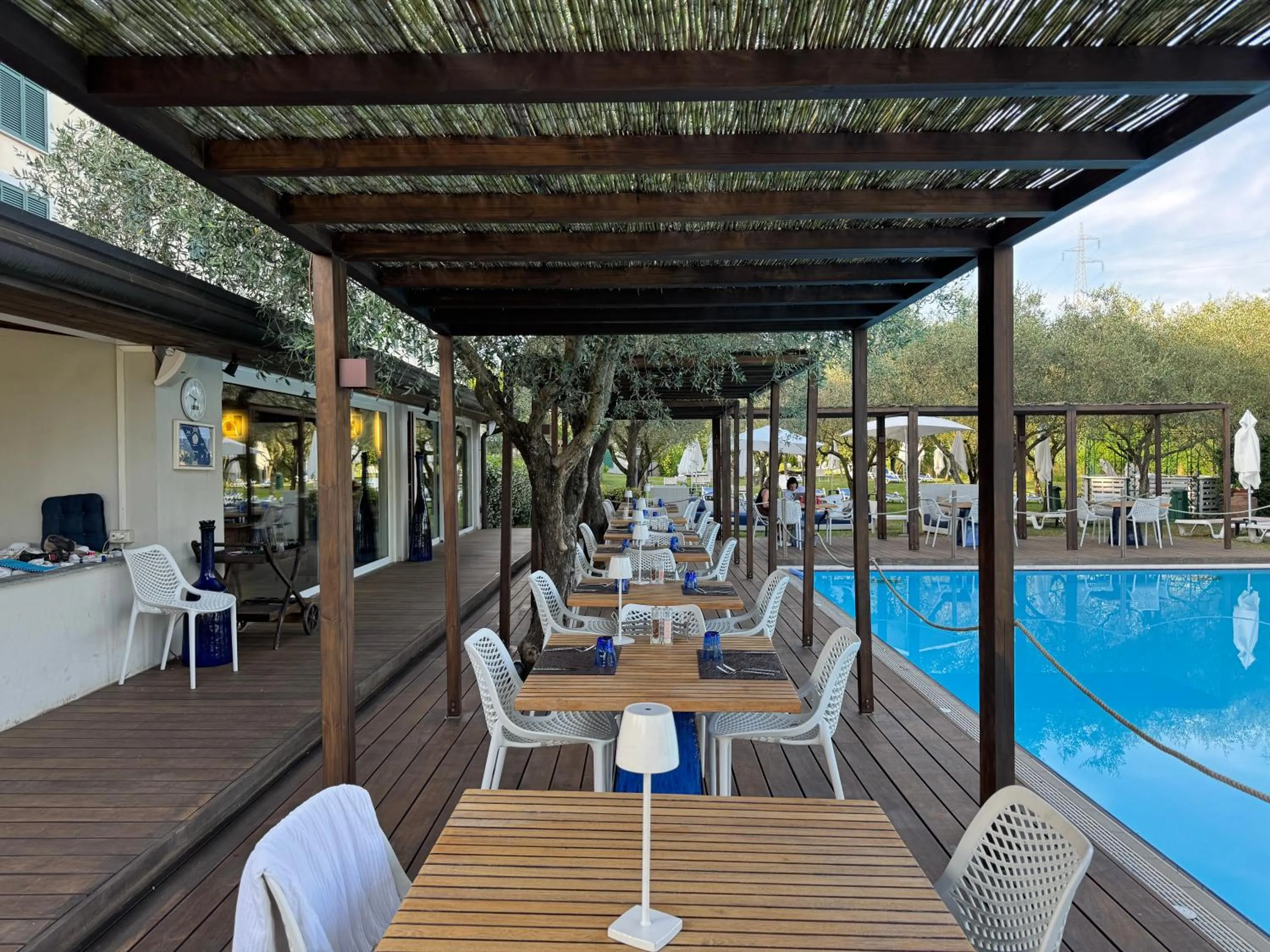 Restaurant/places to eat in Sarzana Park Hotel