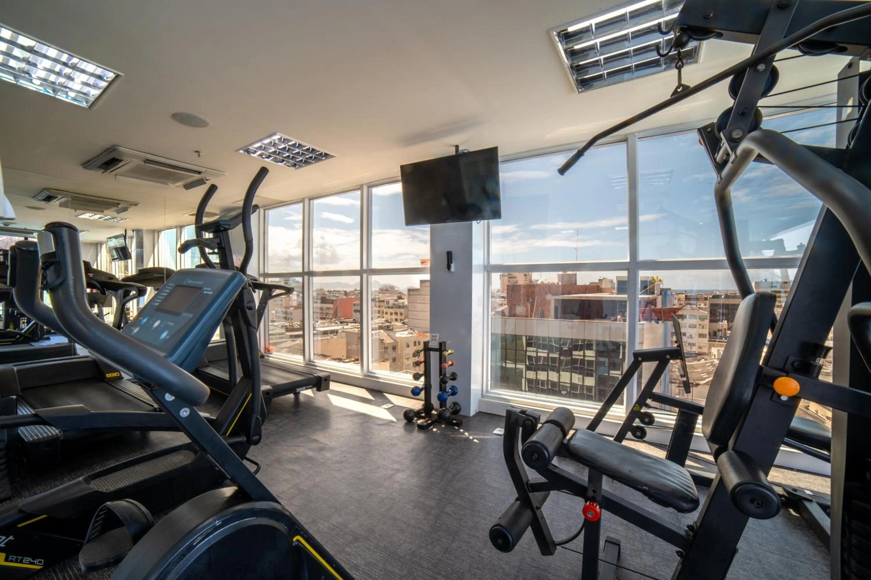 Fitness centre/facilities in Américas Copacabana Hotel