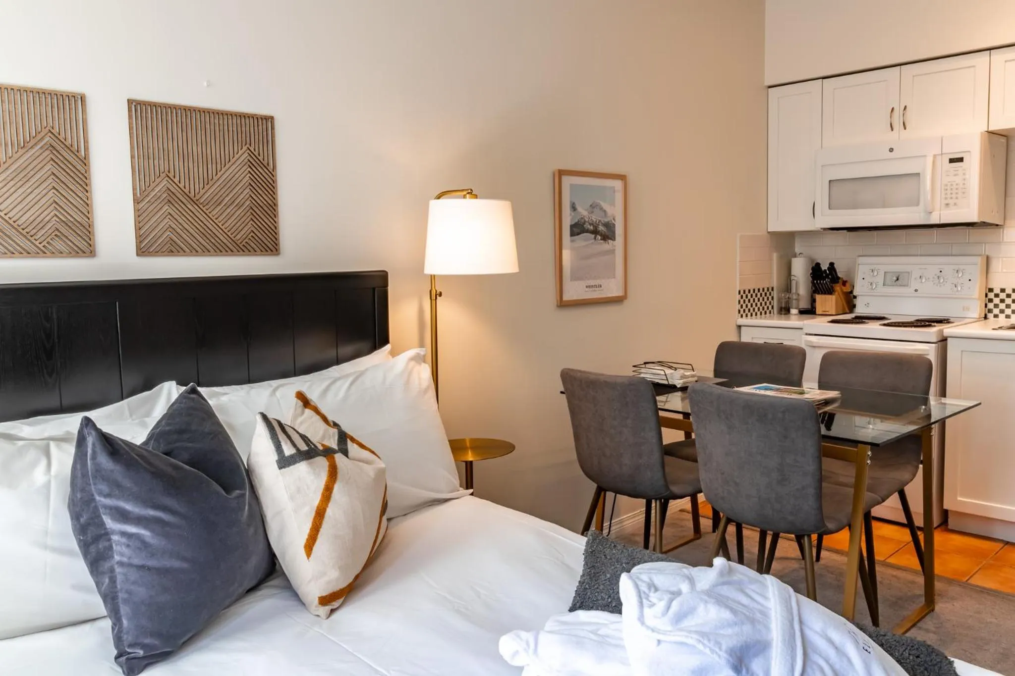 Bed in Alpenglow Lodge by Elevate Vacations