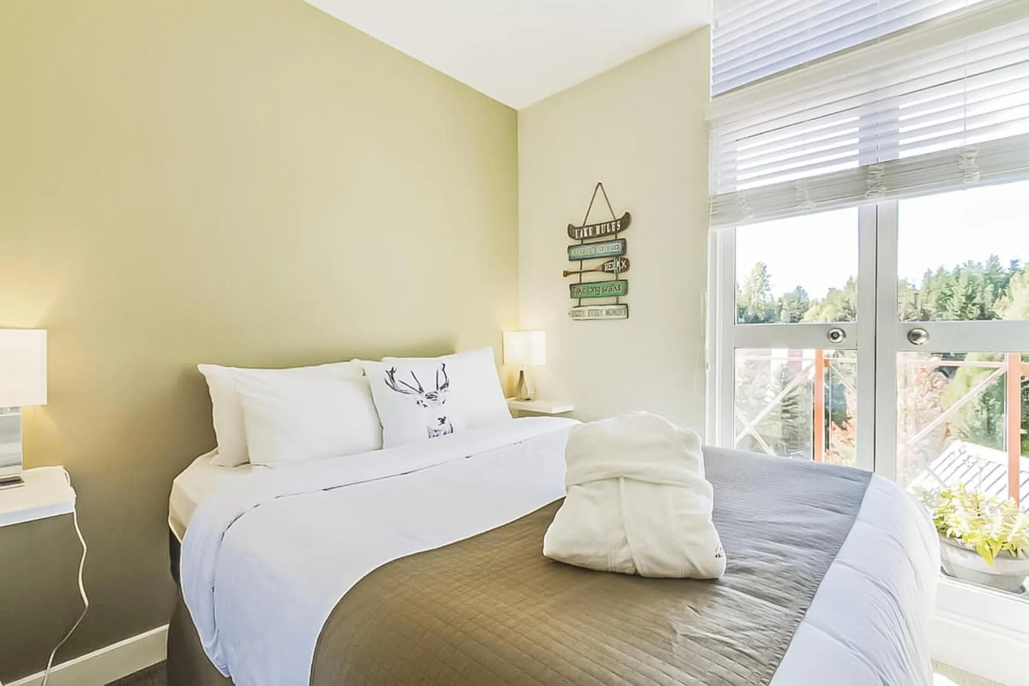 Bedroom, Bed in Alpenglow Lodge by Elevate Vacations