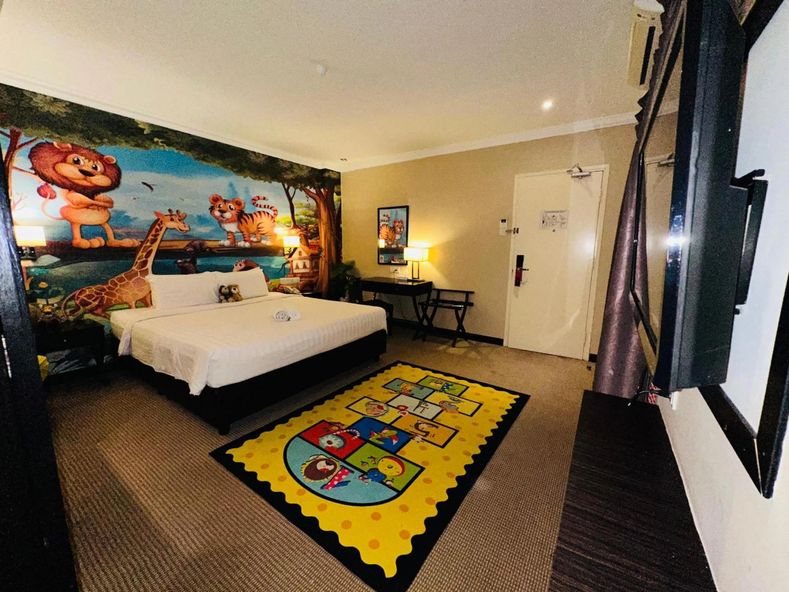 Bed in Merchant Hotel