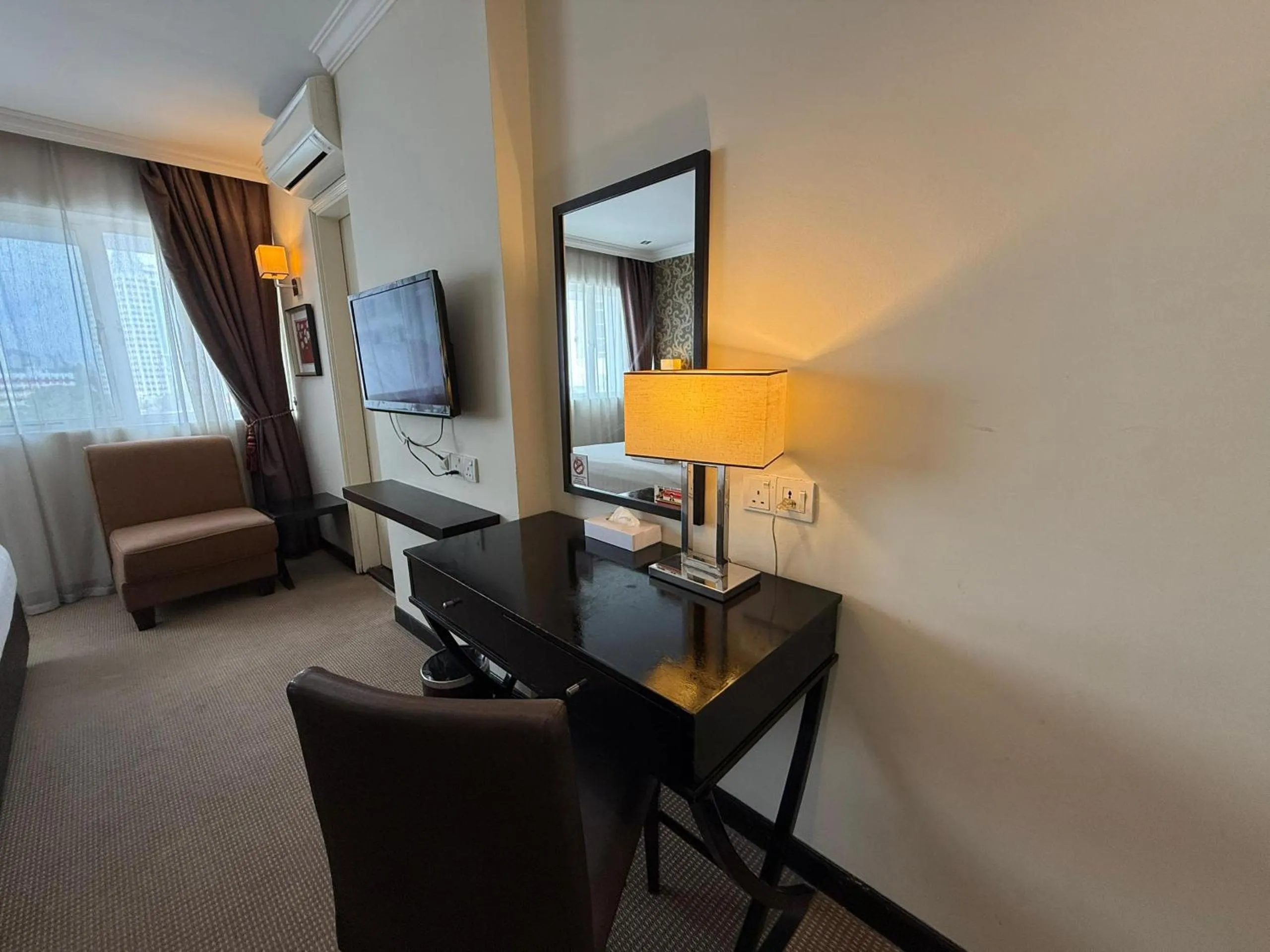 Bedroom in Merchant Hotel