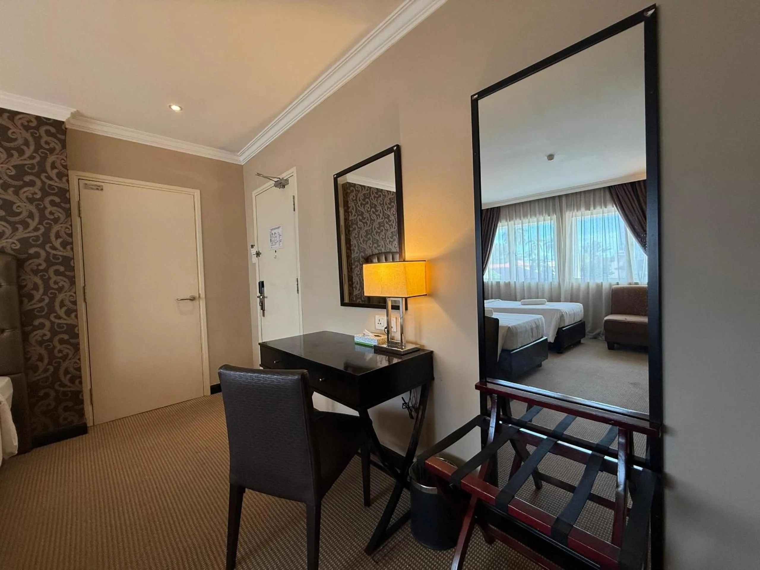 Bedroom, Bed in Merchant Hotel