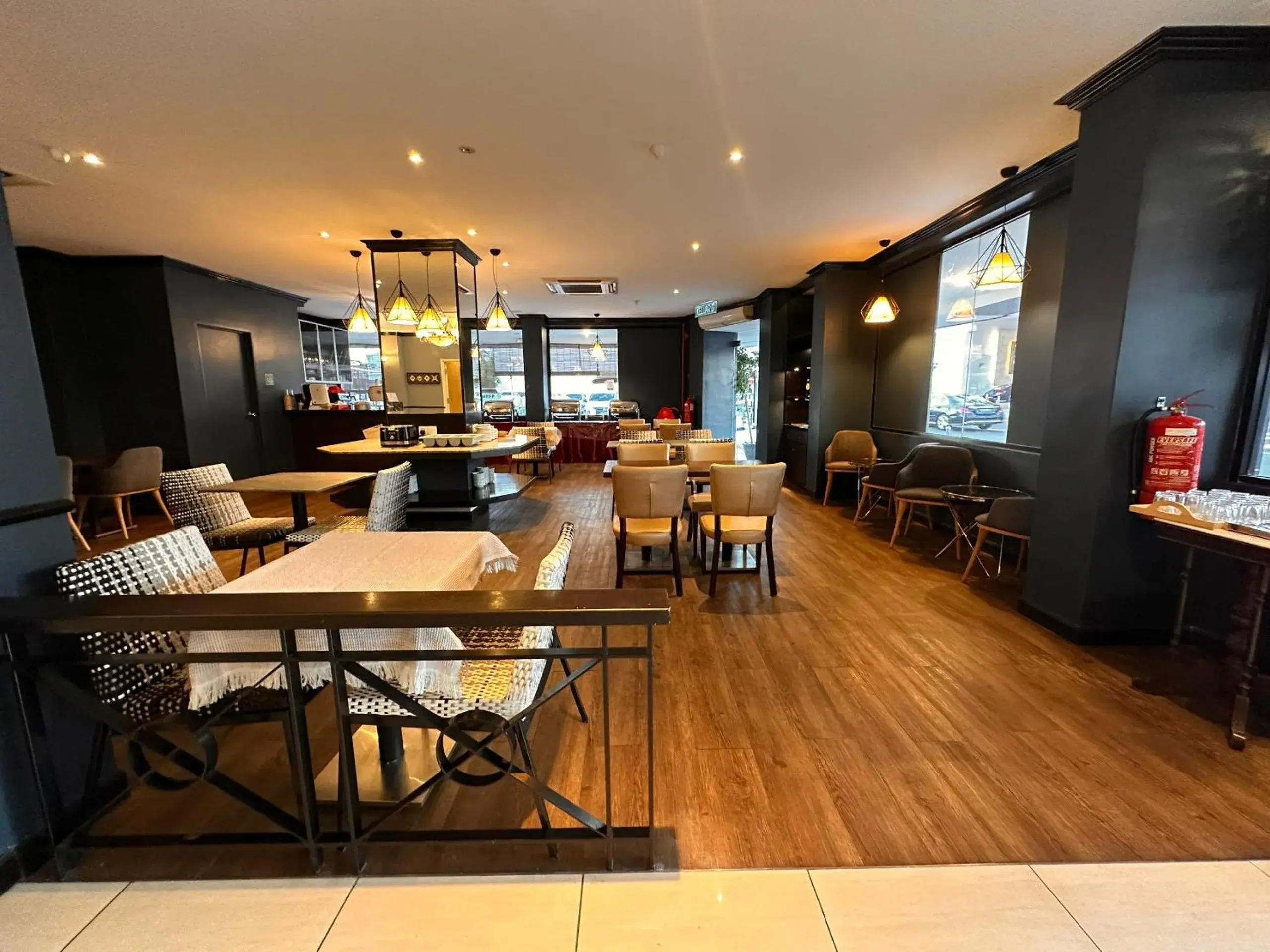 Restaurant/places to eat in Merchant Hotel Restaurant/places to eat in Merchant Hotel