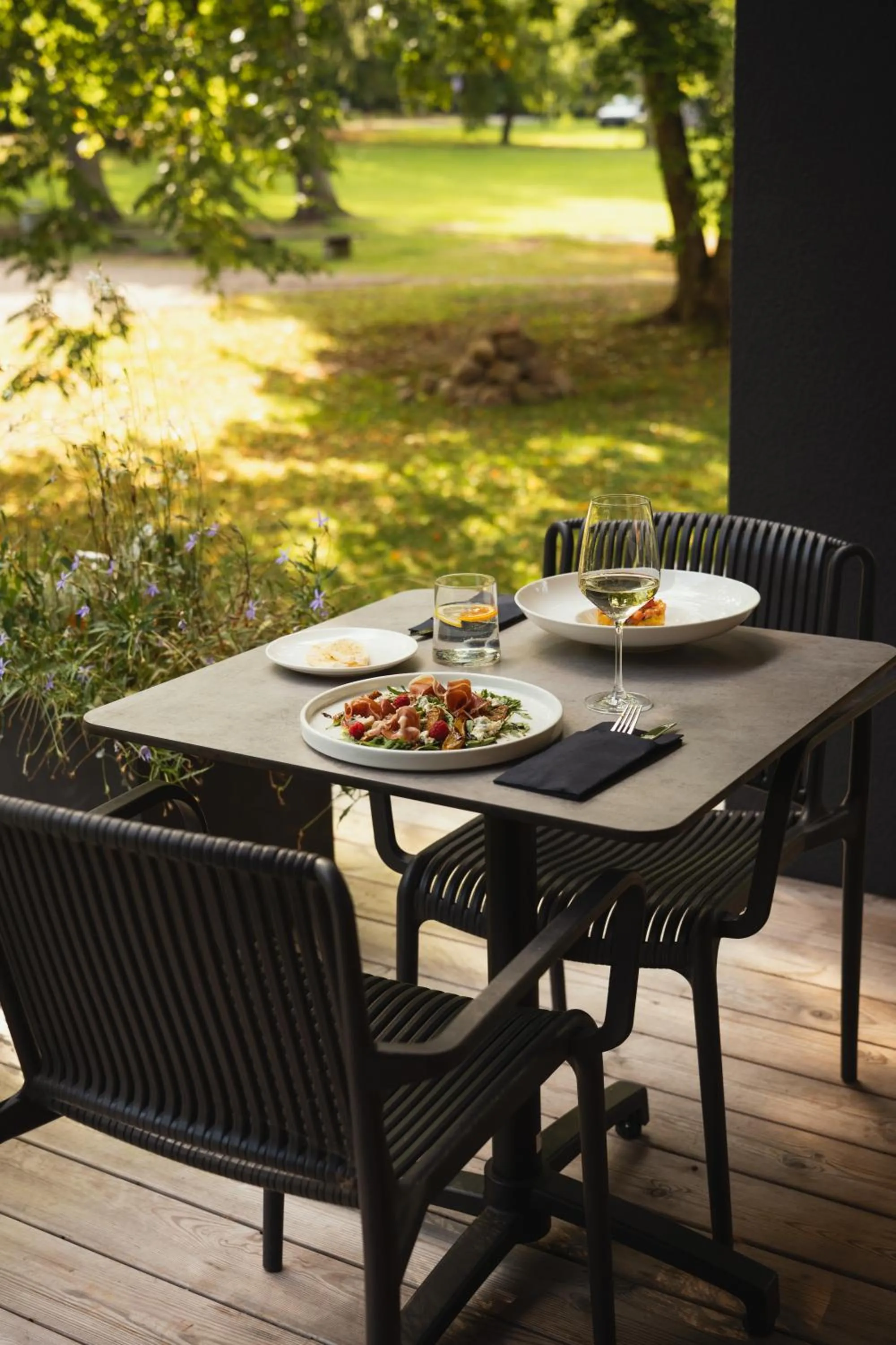 Patio in LAJOS Hotel