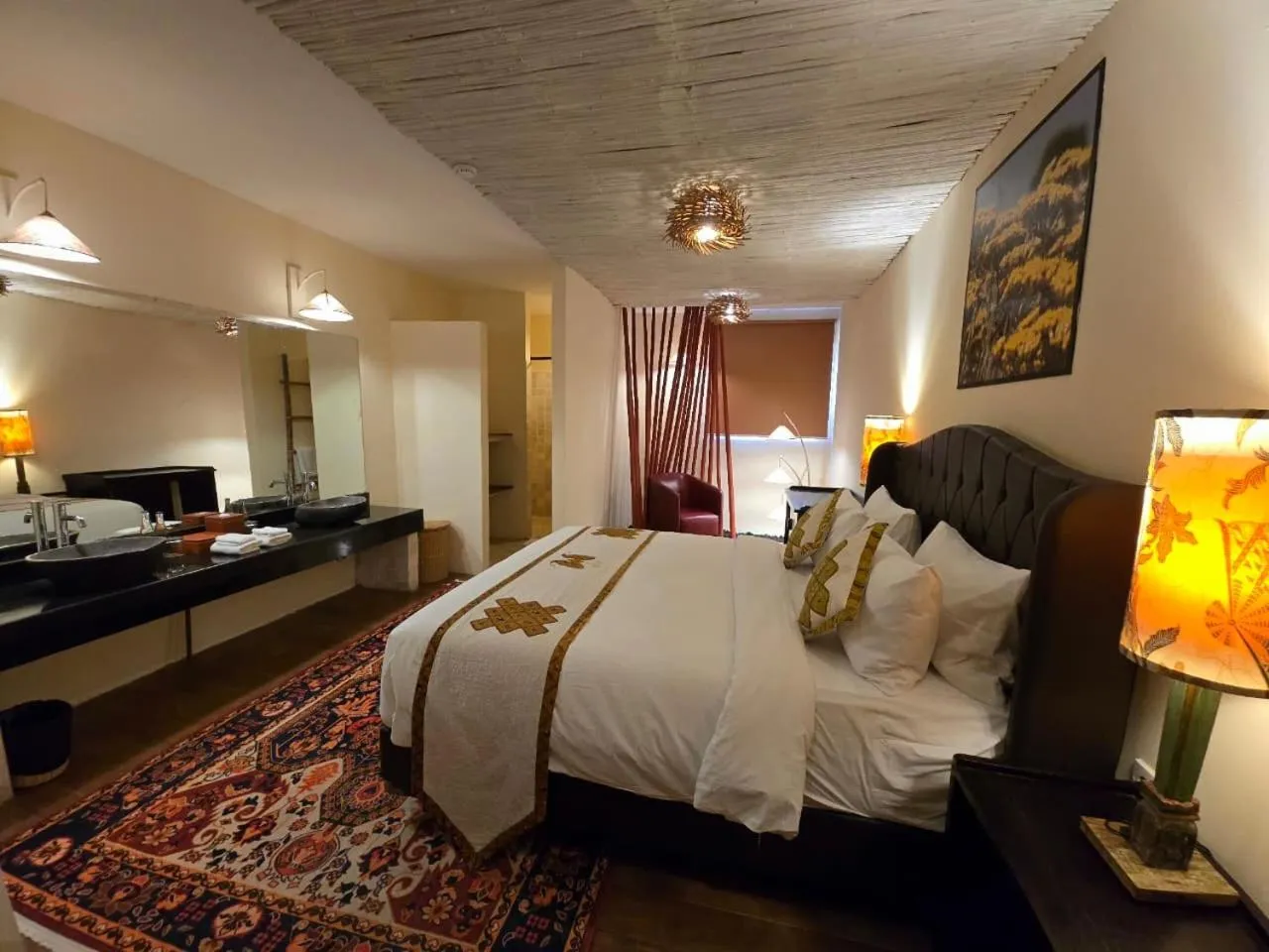 Bedroom, Bed in Sky Suites