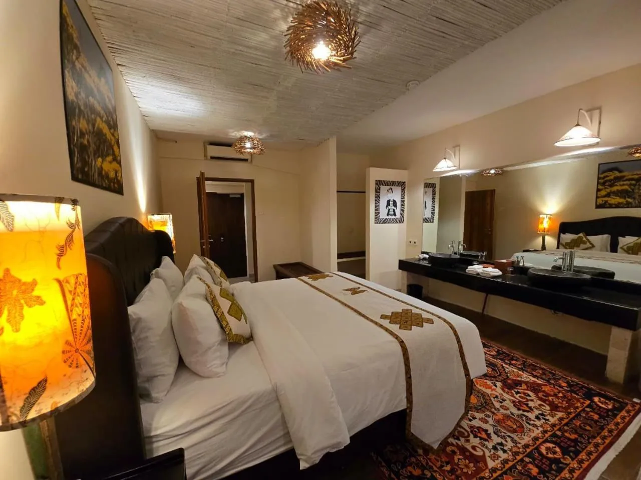 Bedroom, Bed in Sky Suites