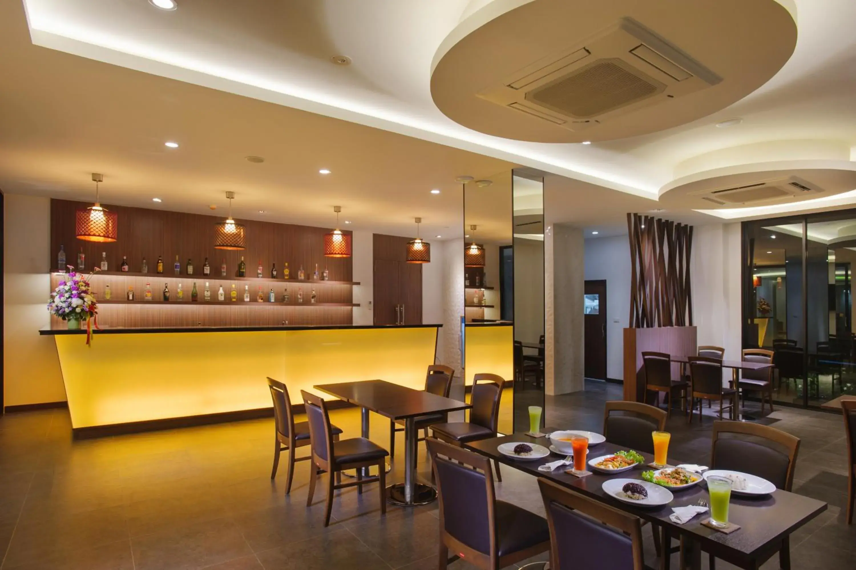 Restaurant/places to eat in Coco View Hotel Restaurant/places to eat in Coco View Hotel