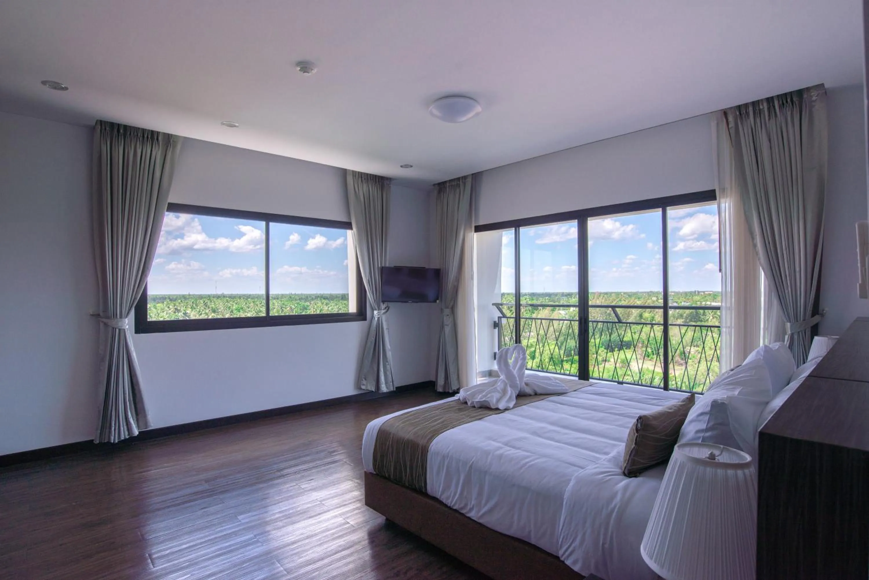 Bird's eye view, Bed in Coco View Hotel