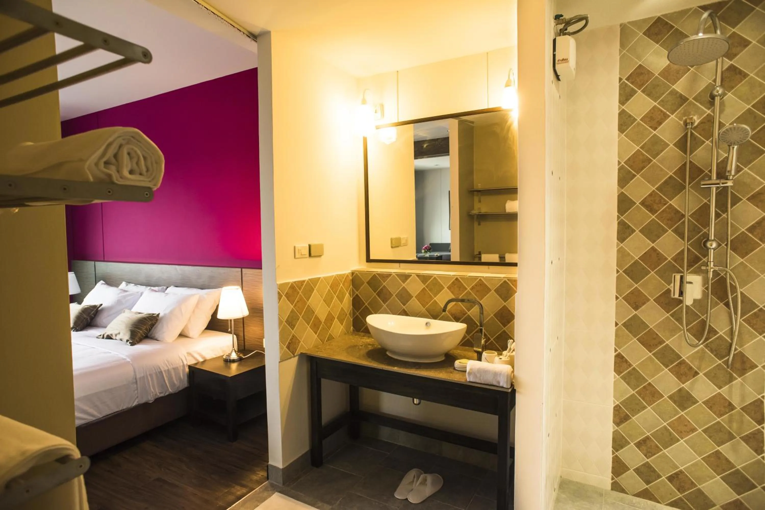 Bathroom, Bed in Coco View Hotel